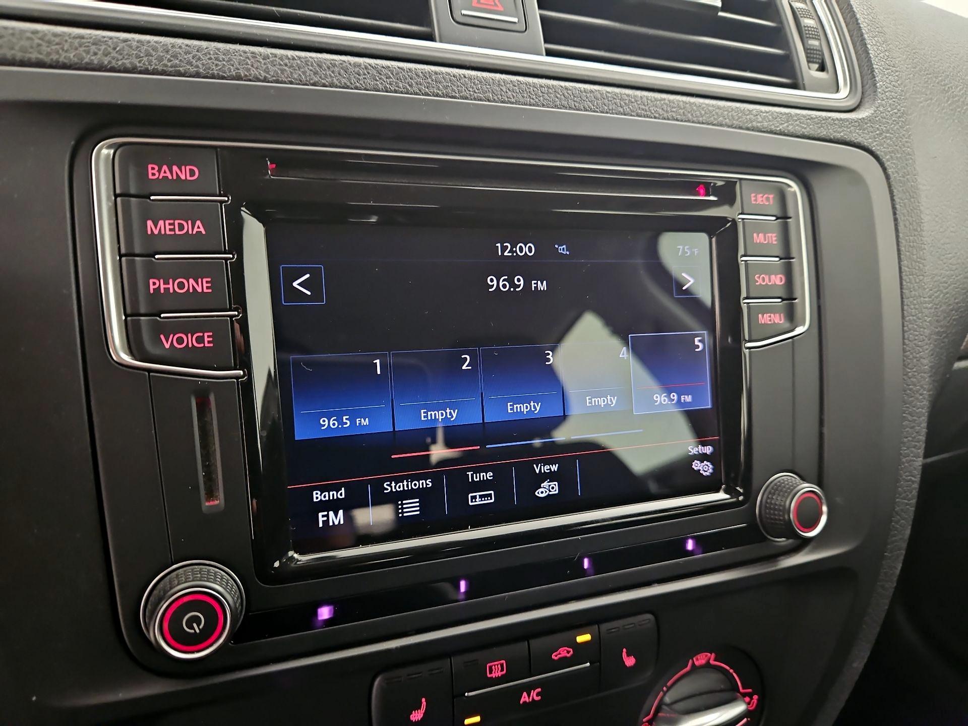 Thumbnail: 2016 Volkswagen Jetta - 15