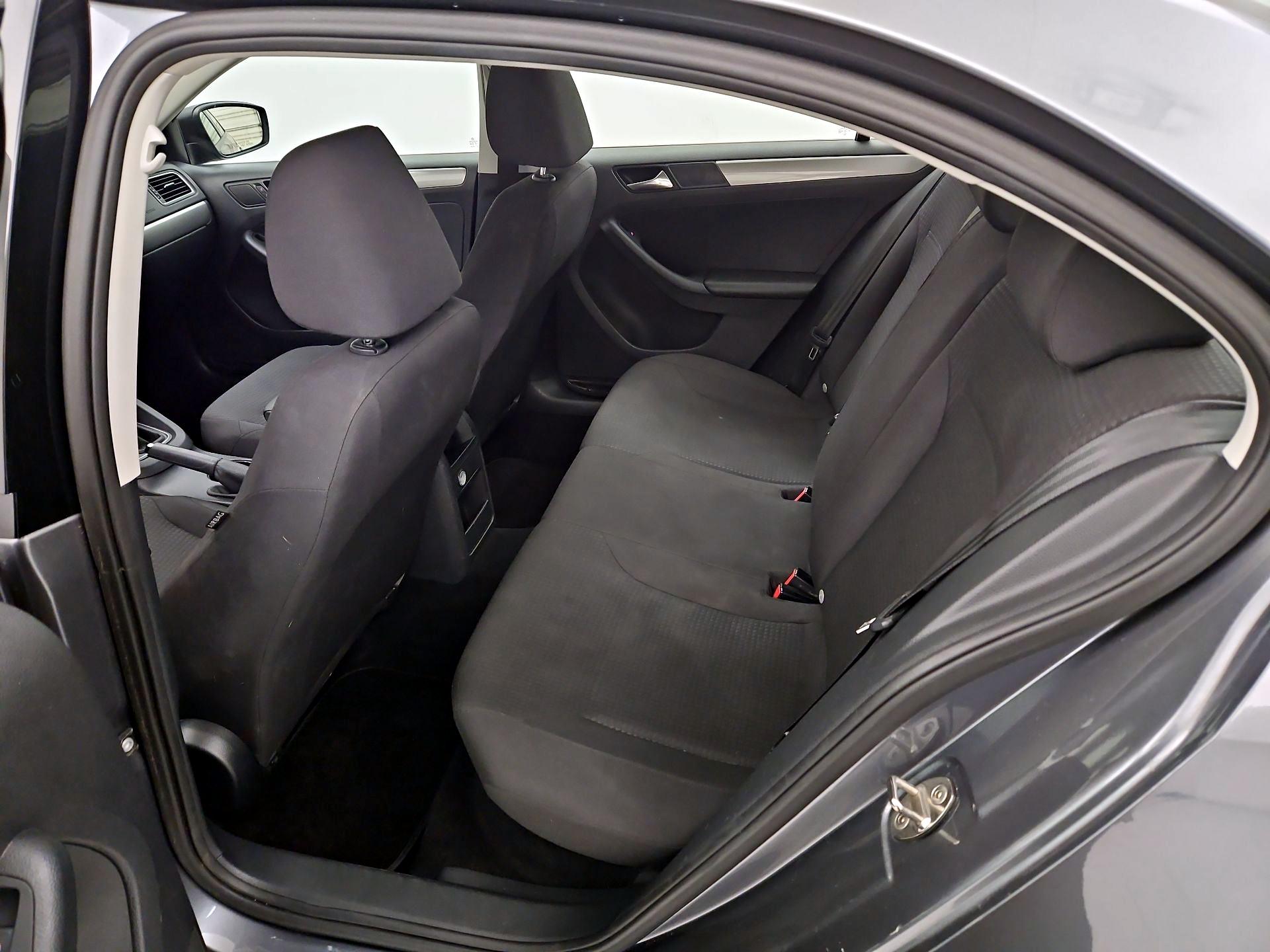 Thumbnail: 2016 Volkswagen Jetta - 19