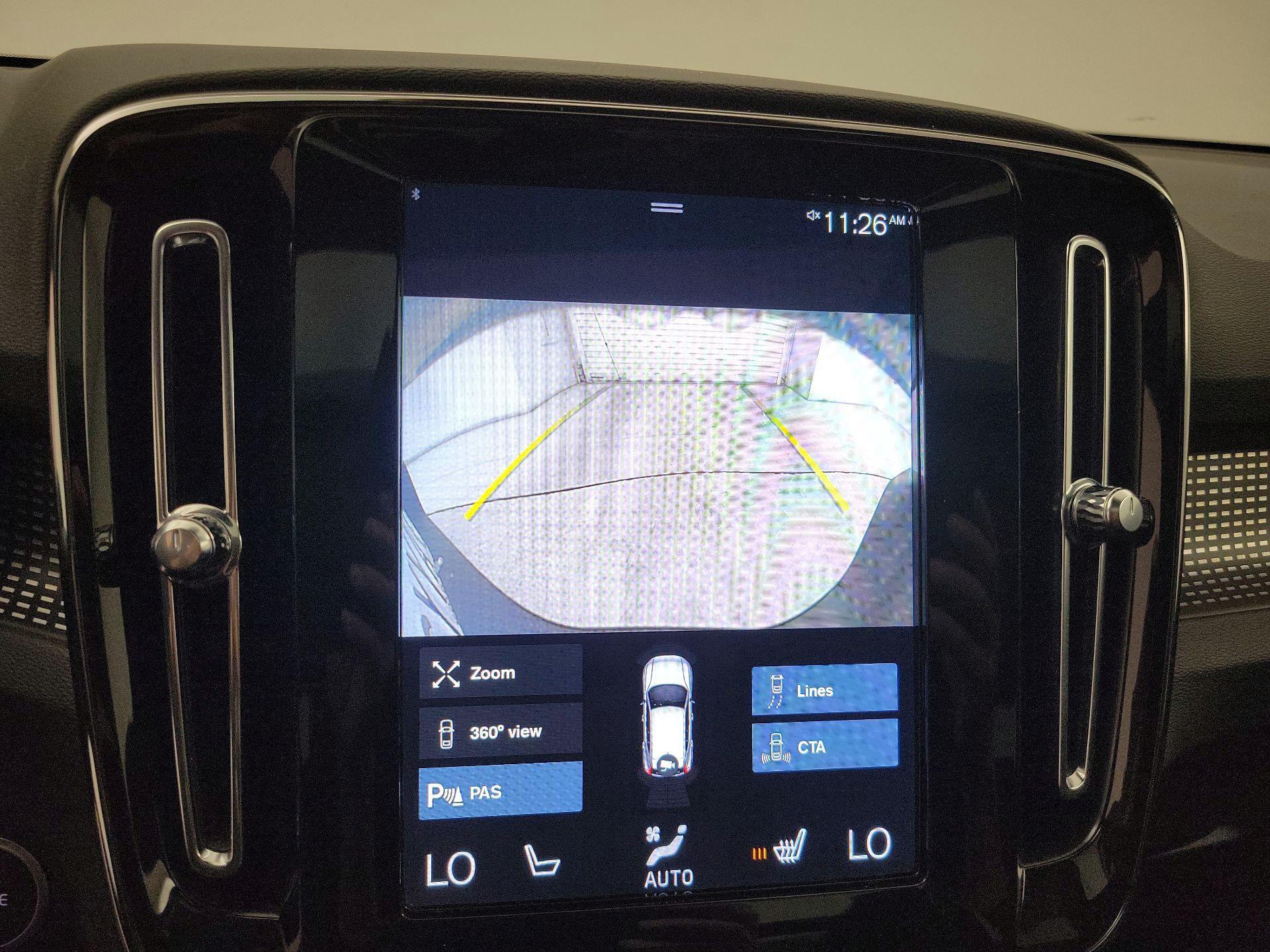 Thumbnail: 2022 Volvo XC40 - 14