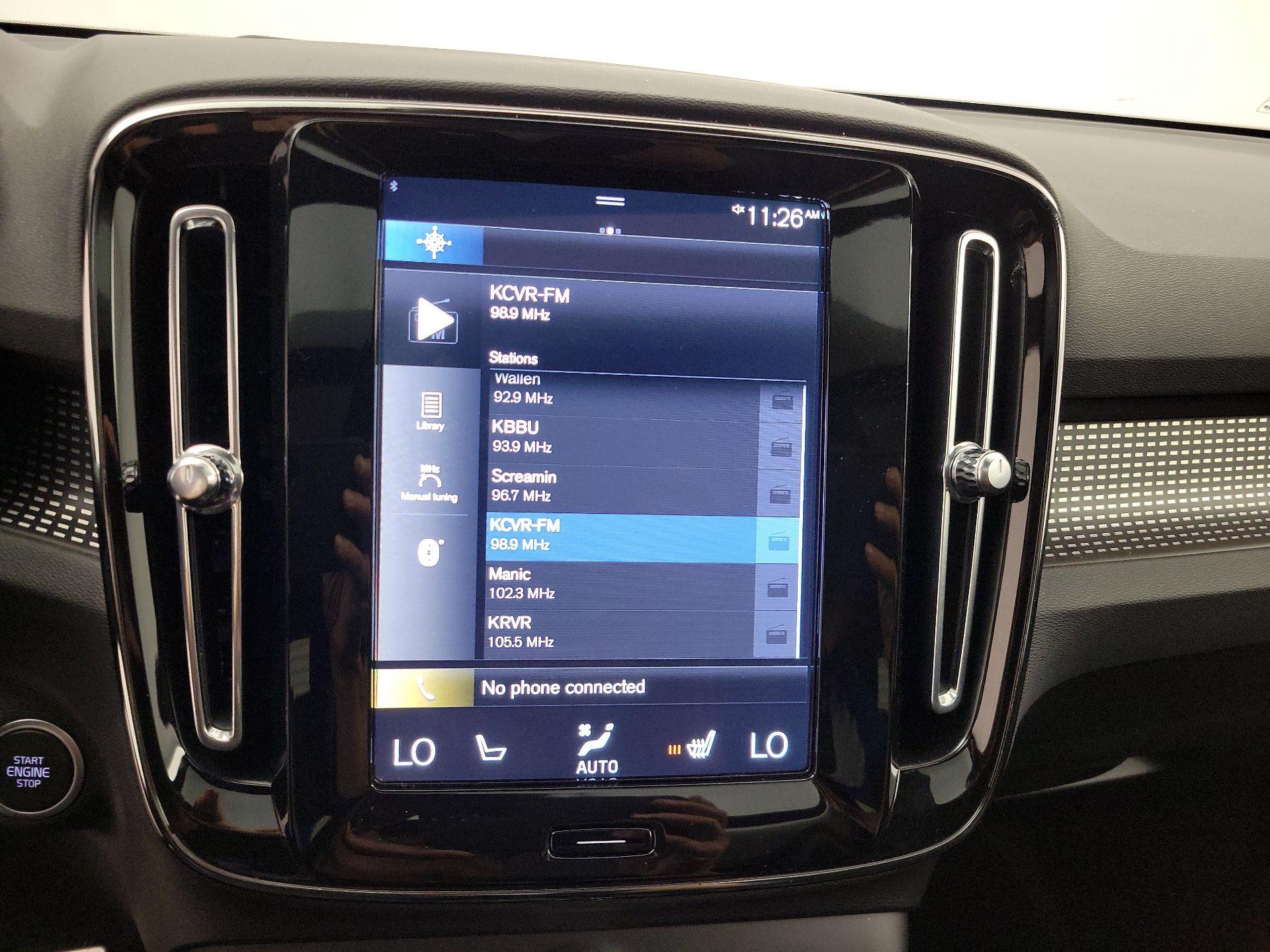 Thumbnail: 2022 Volvo XC40 - 15