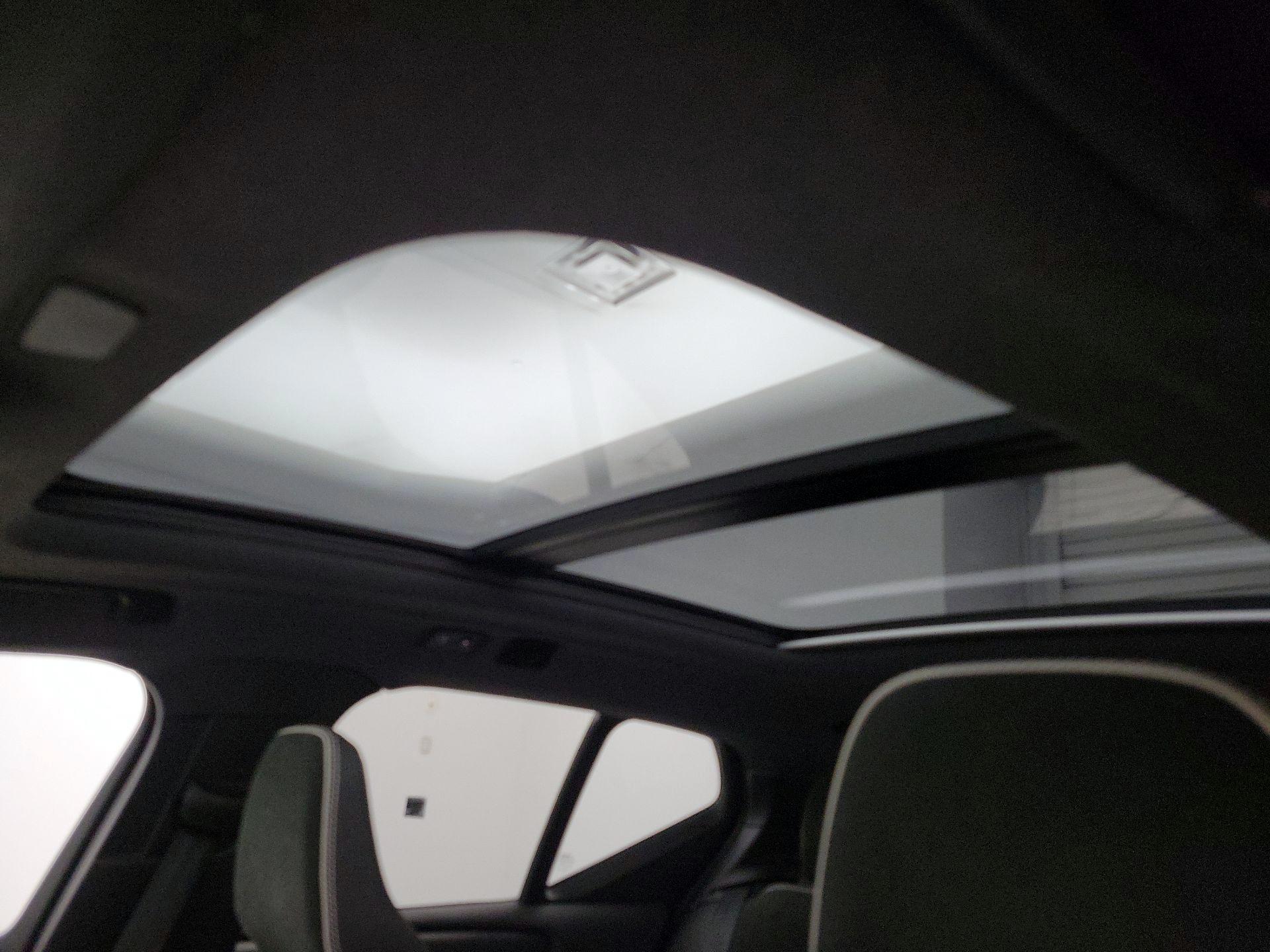 Thumbnail: 2022 Volvo XC40 - 19