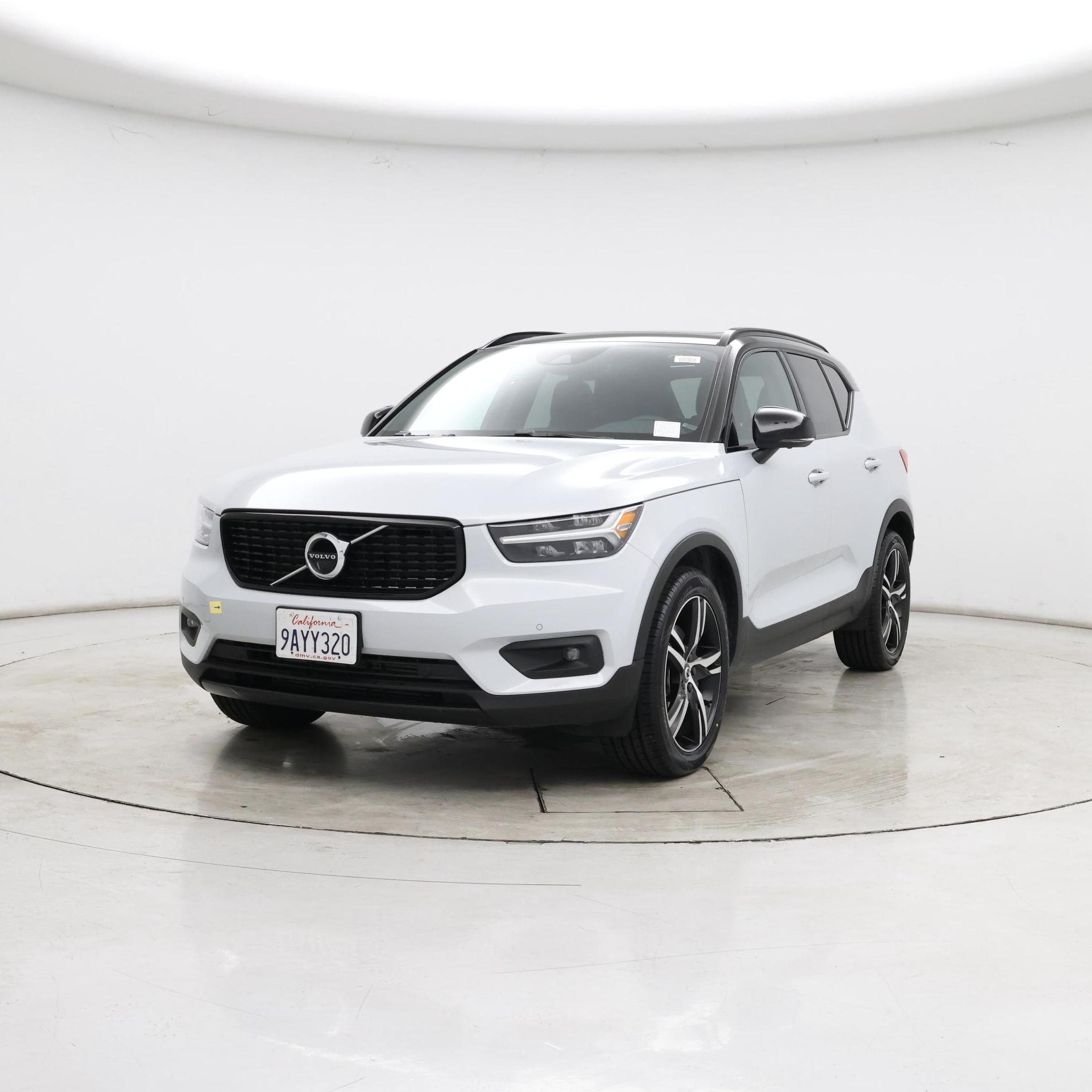 Thumbnail: 2022 Volvo XC40 - 4