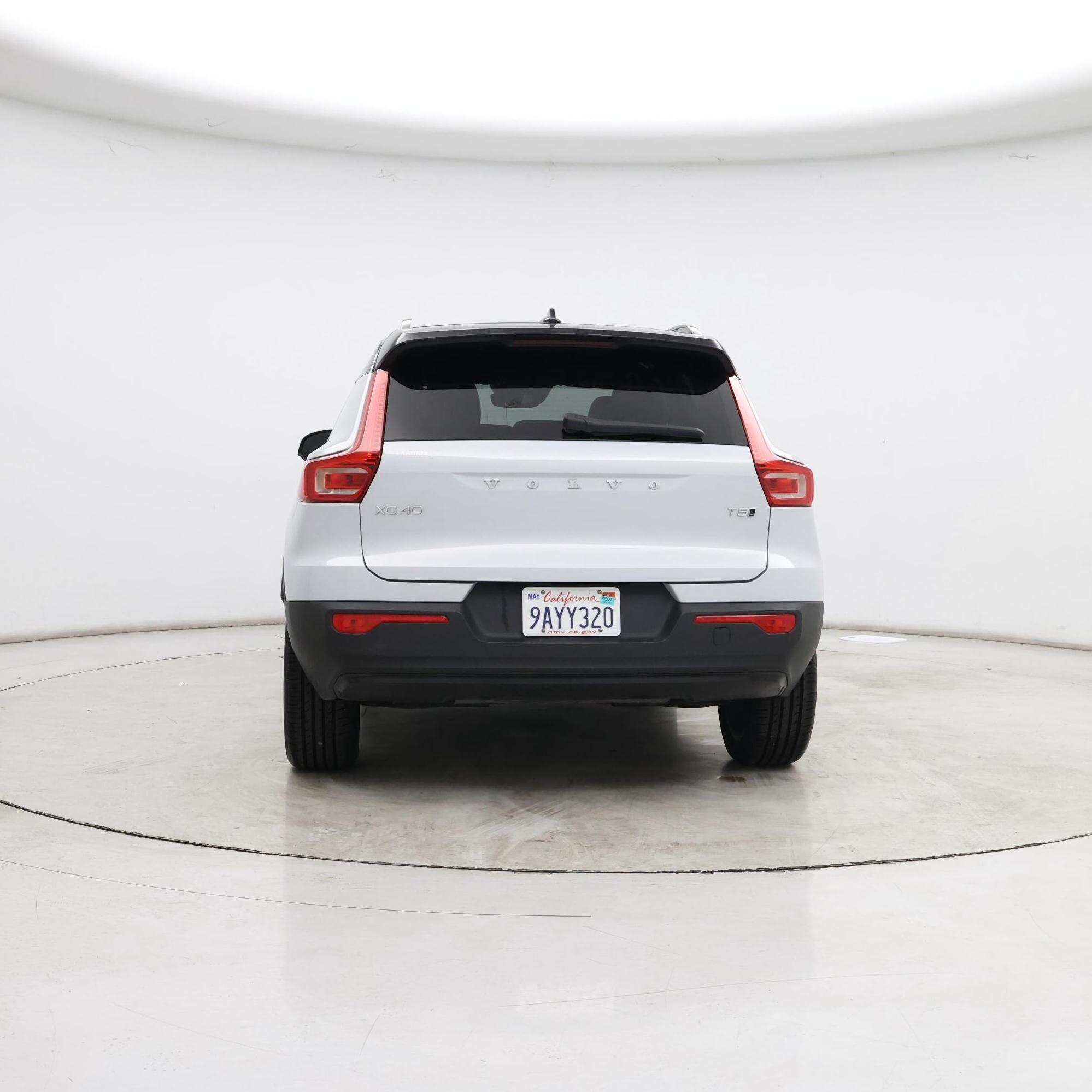 Thumbnail: 2022 Volvo XC40 - 6