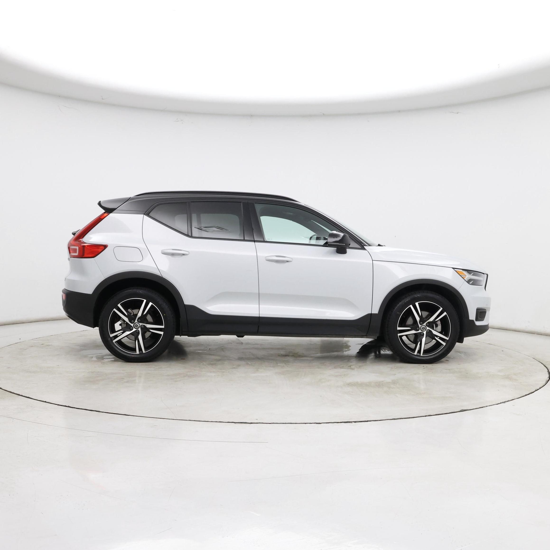 Thumbnail: 2022 Volvo XC40 - 7