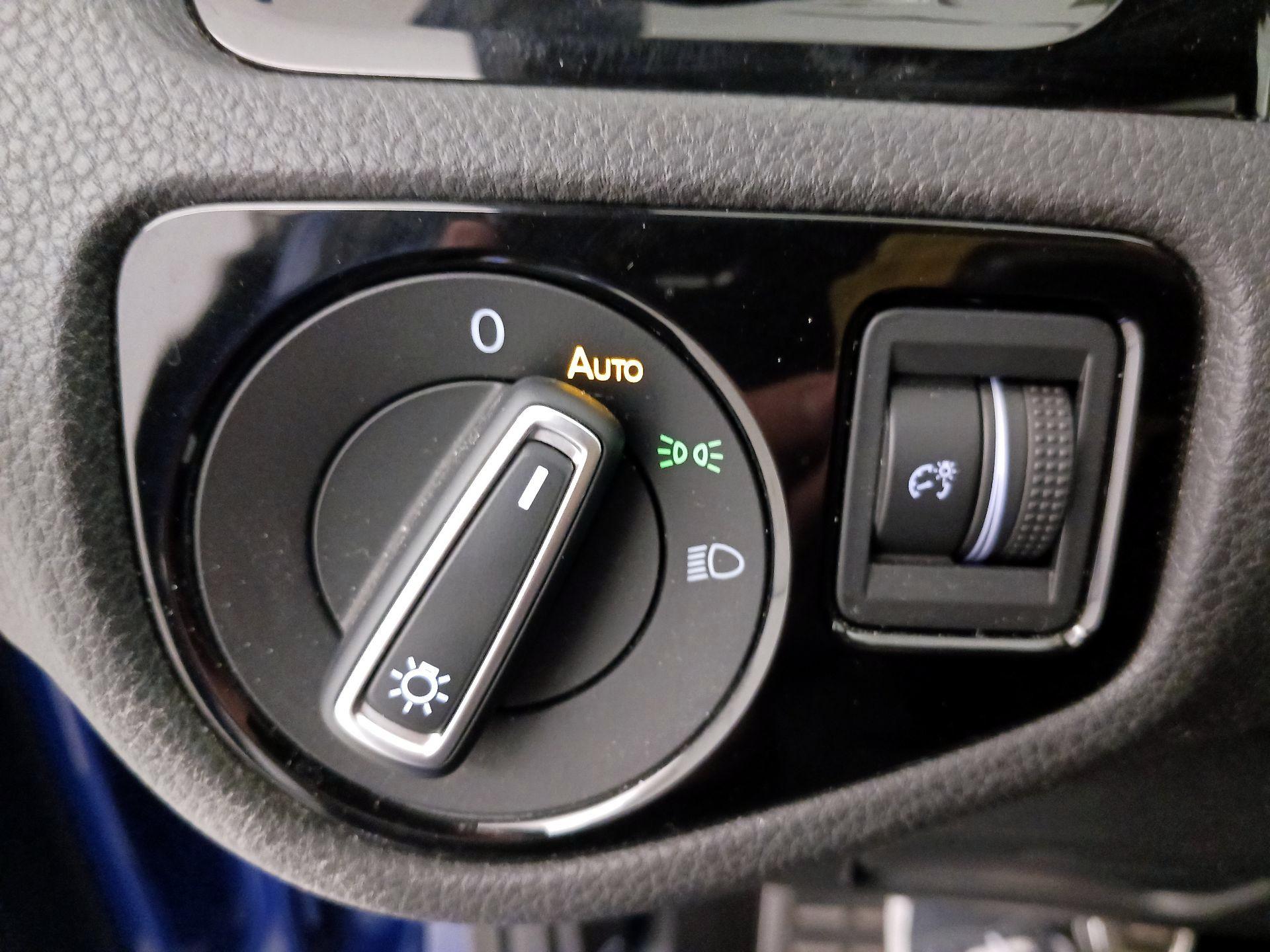 Thumbnail: 2019 Volkswagen Golf - 13