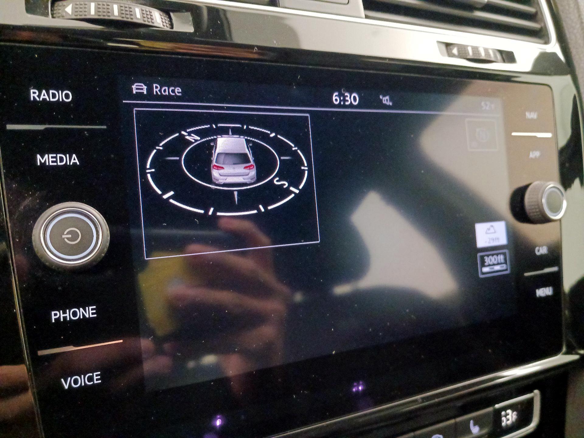 Thumbnail: 2019 Volkswagen Golf - 14