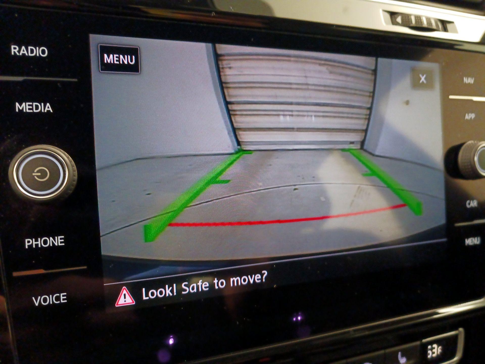 Thumbnail: 2019 Volkswagen Golf - 15