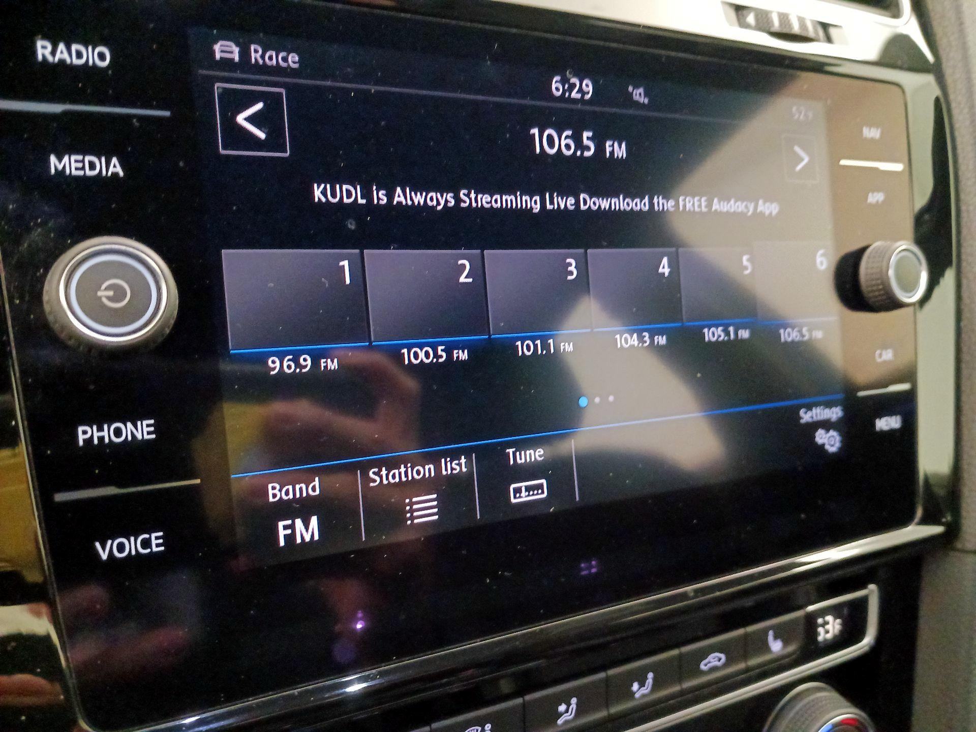 Thumbnail: 2019 Volkswagen Golf - 16