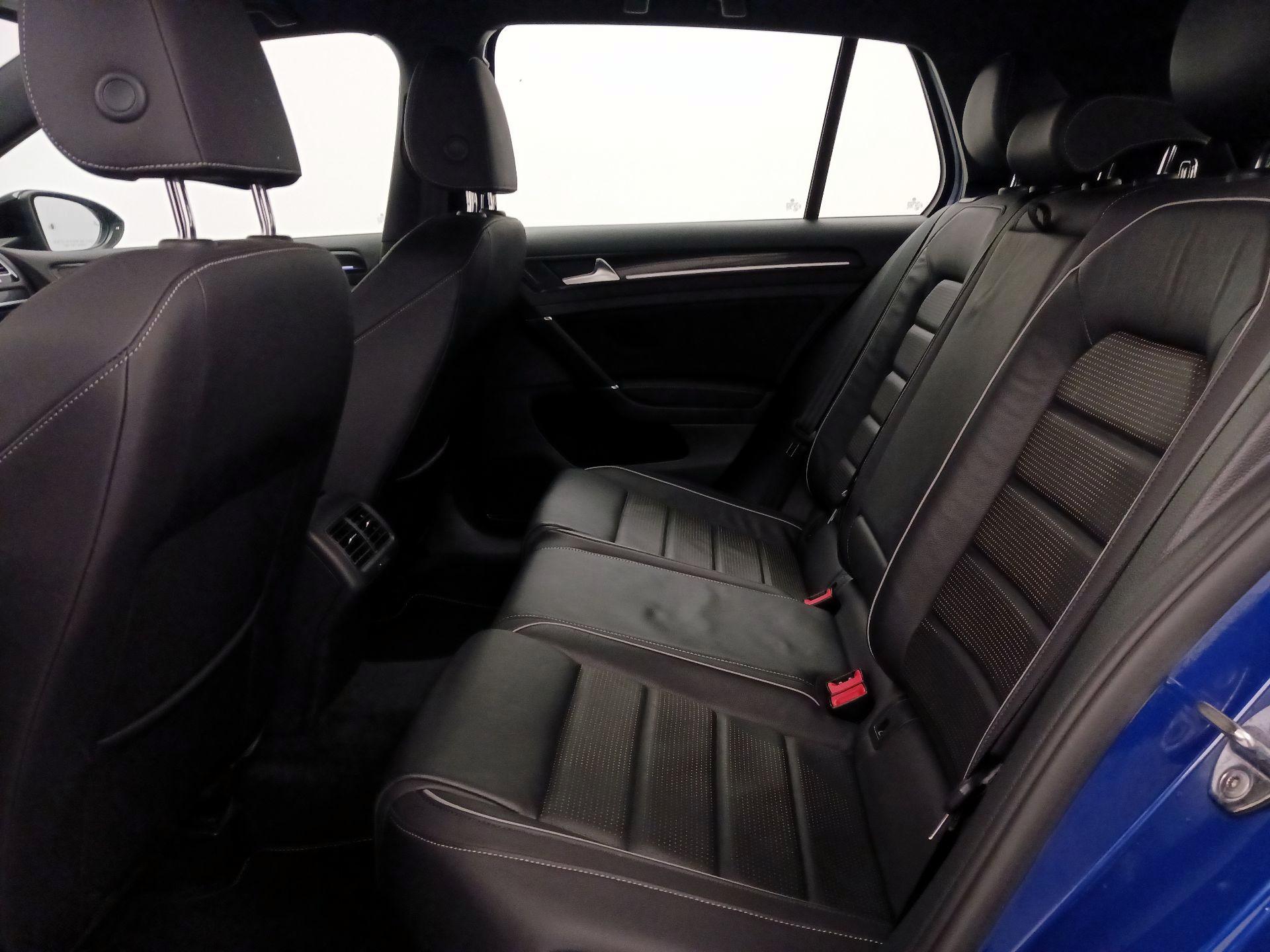 Thumbnail: 2019 Volkswagen Golf - 20