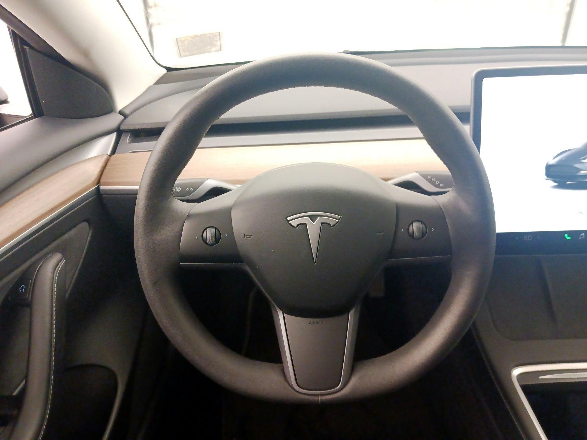 Thumbnail: 2023 Tesla Model 3 - 10