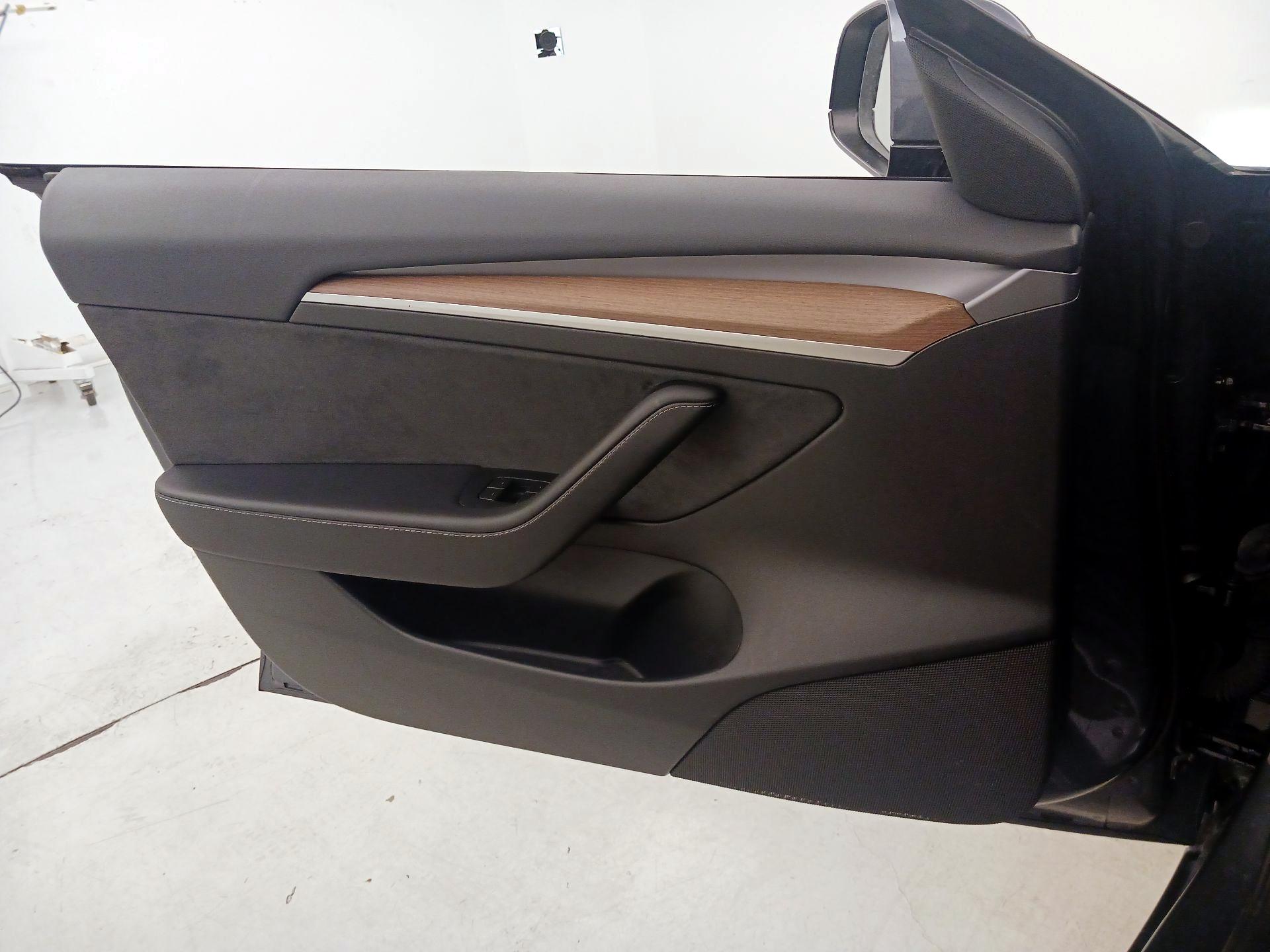 Thumbnail: 2023 Tesla Model 3 - 12