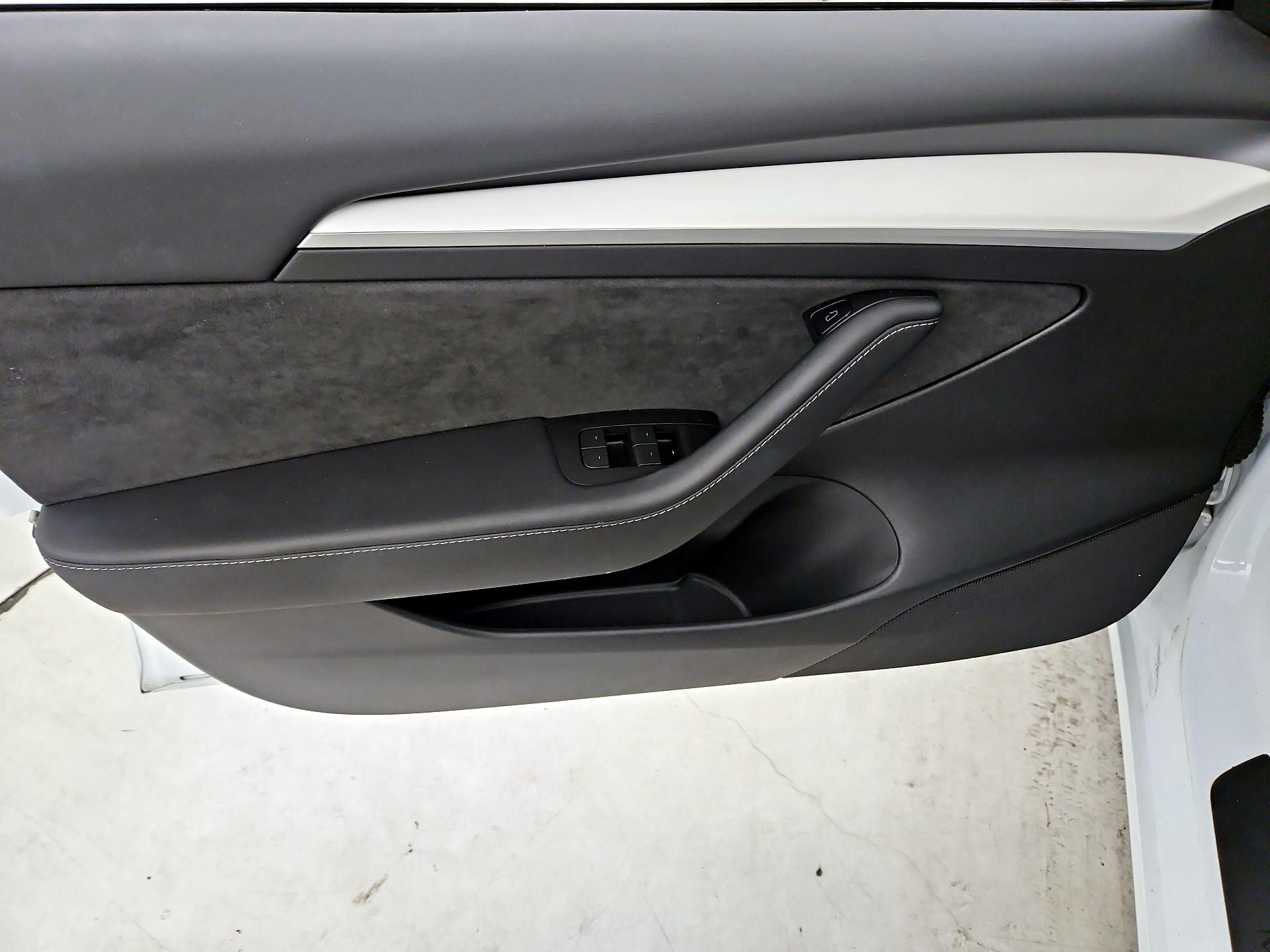 Thumbnail: 2023 Tesla Model 3 - 12