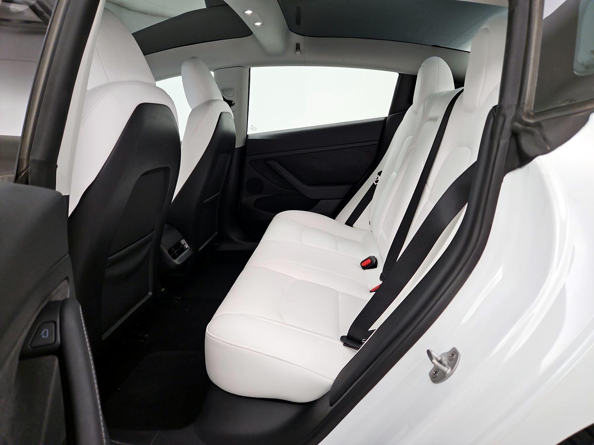 Thumbnail: 2023 Tesla Model 3 - 19