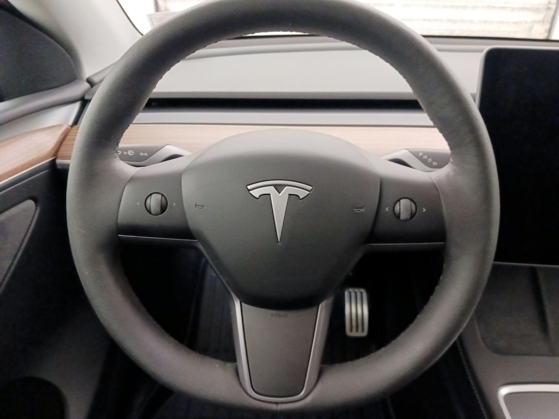 Thumbnail: 2025 Tesla Model Y - 10