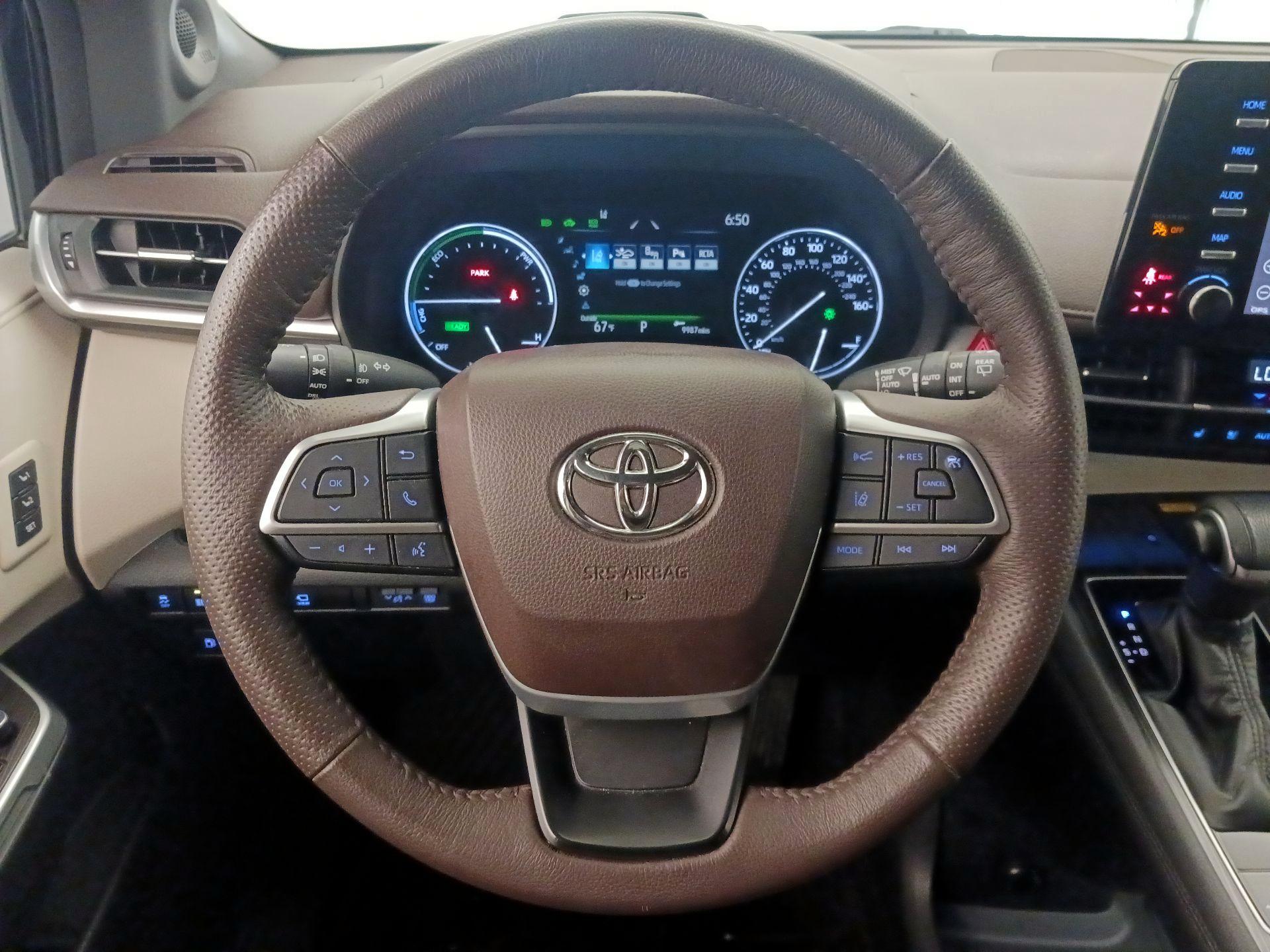 Thumbnail: 2021 Toyota Sienna - 10