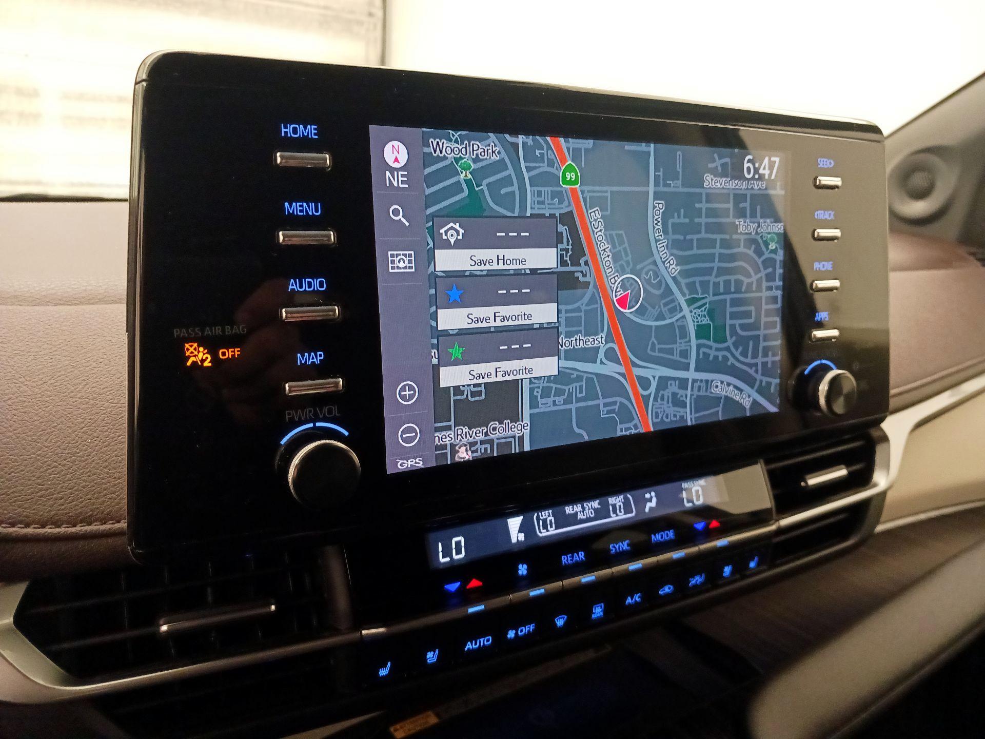 Thumbnail: 2021 Toyota Sienna - 14