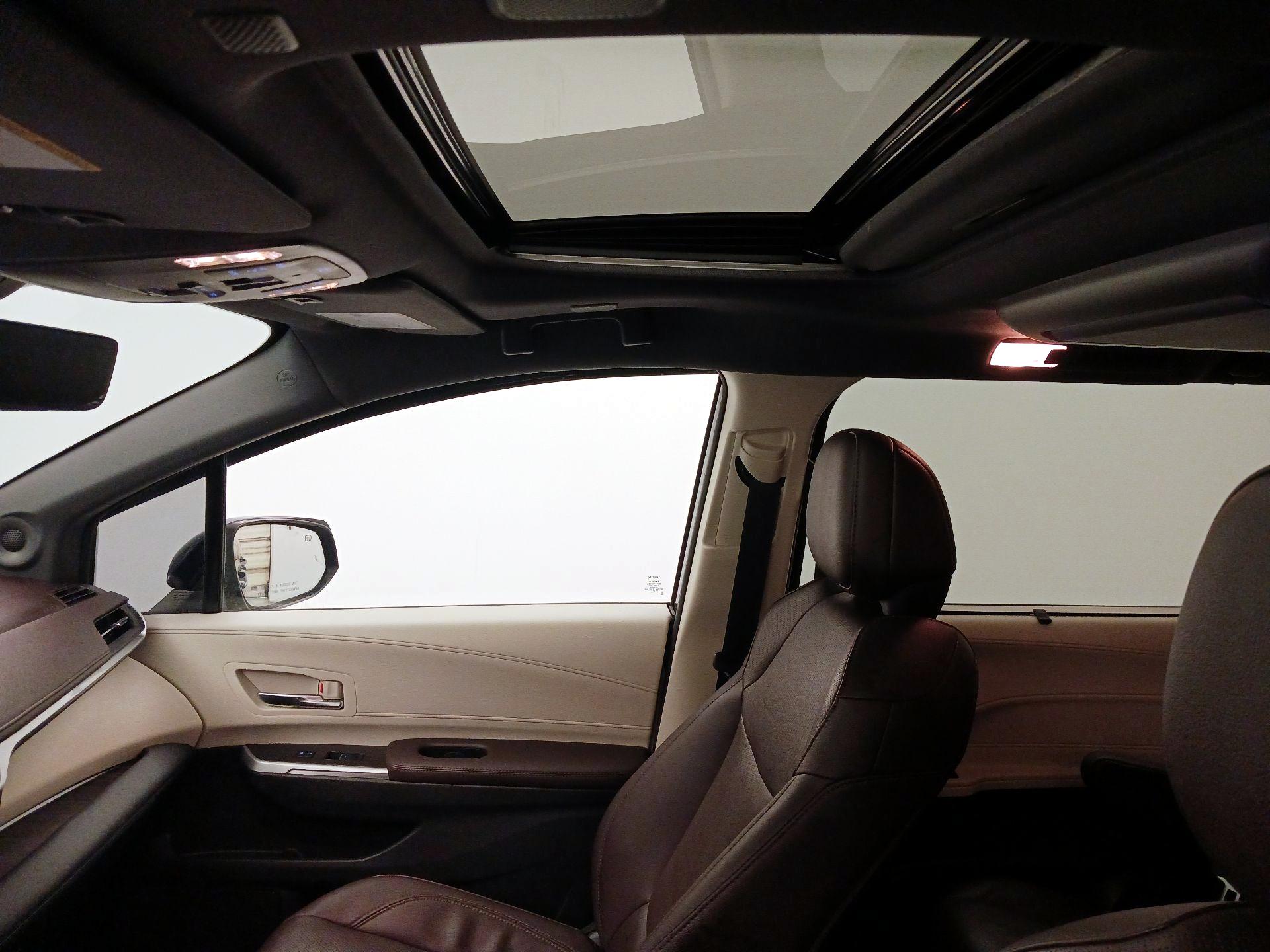 Thumbnail: 2021 Toyota Sienna - 20