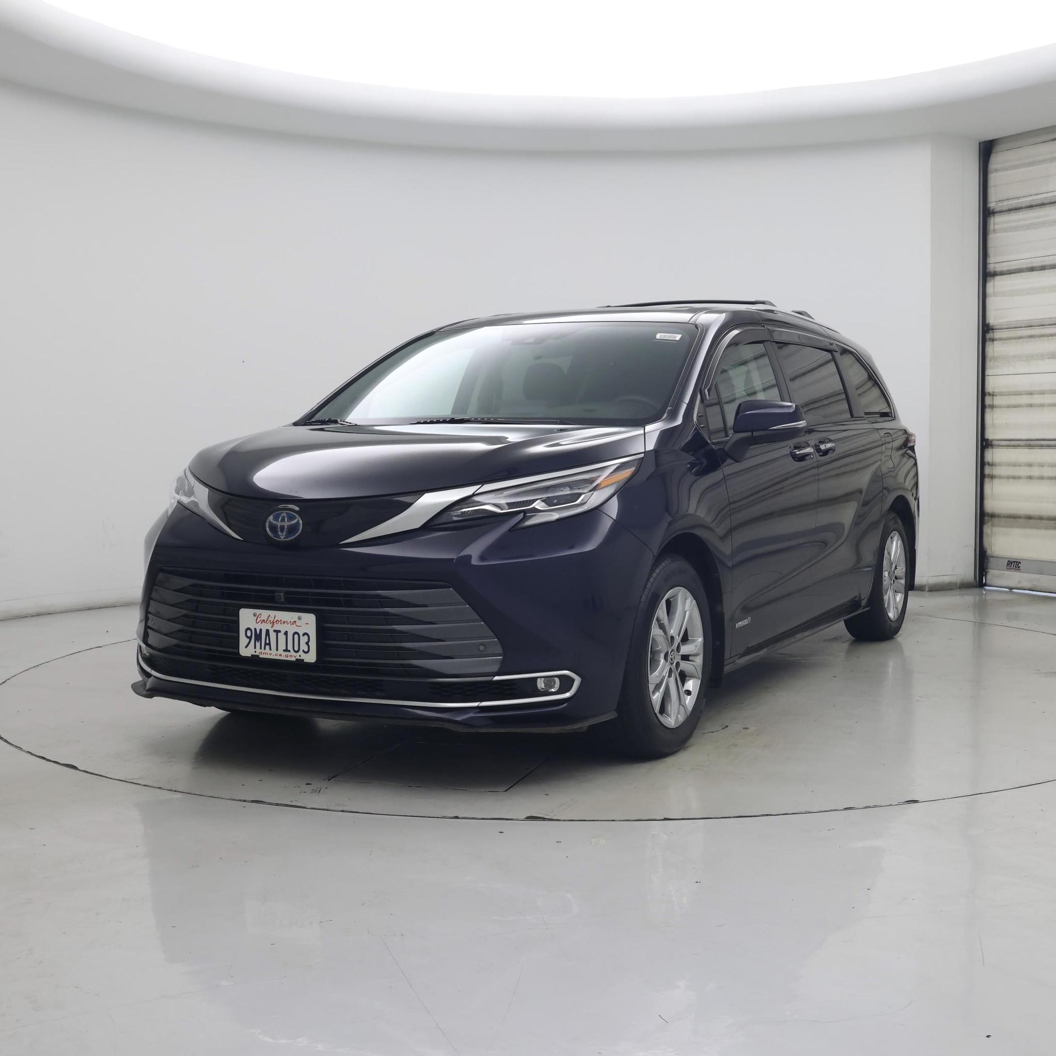 Thumbnail: 2021 Toyota Sienna - 4