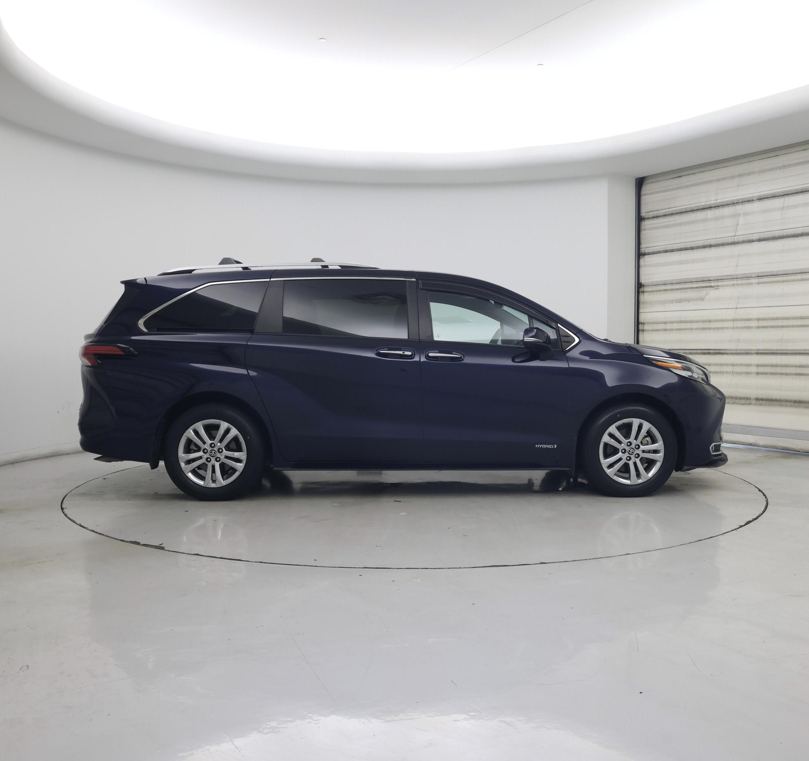 Thumbnail: 2021 Toyota Sienna - 7