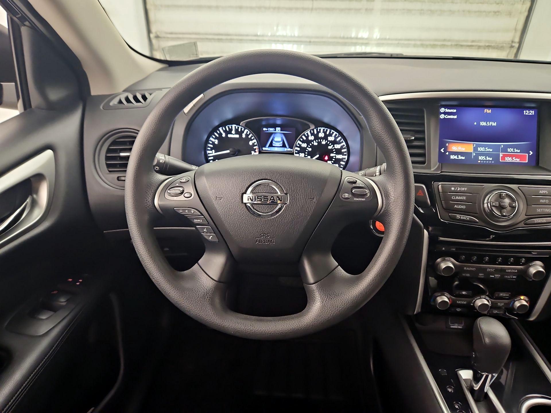 Thumbnail: 2020 Nissan Pathfinder - 10