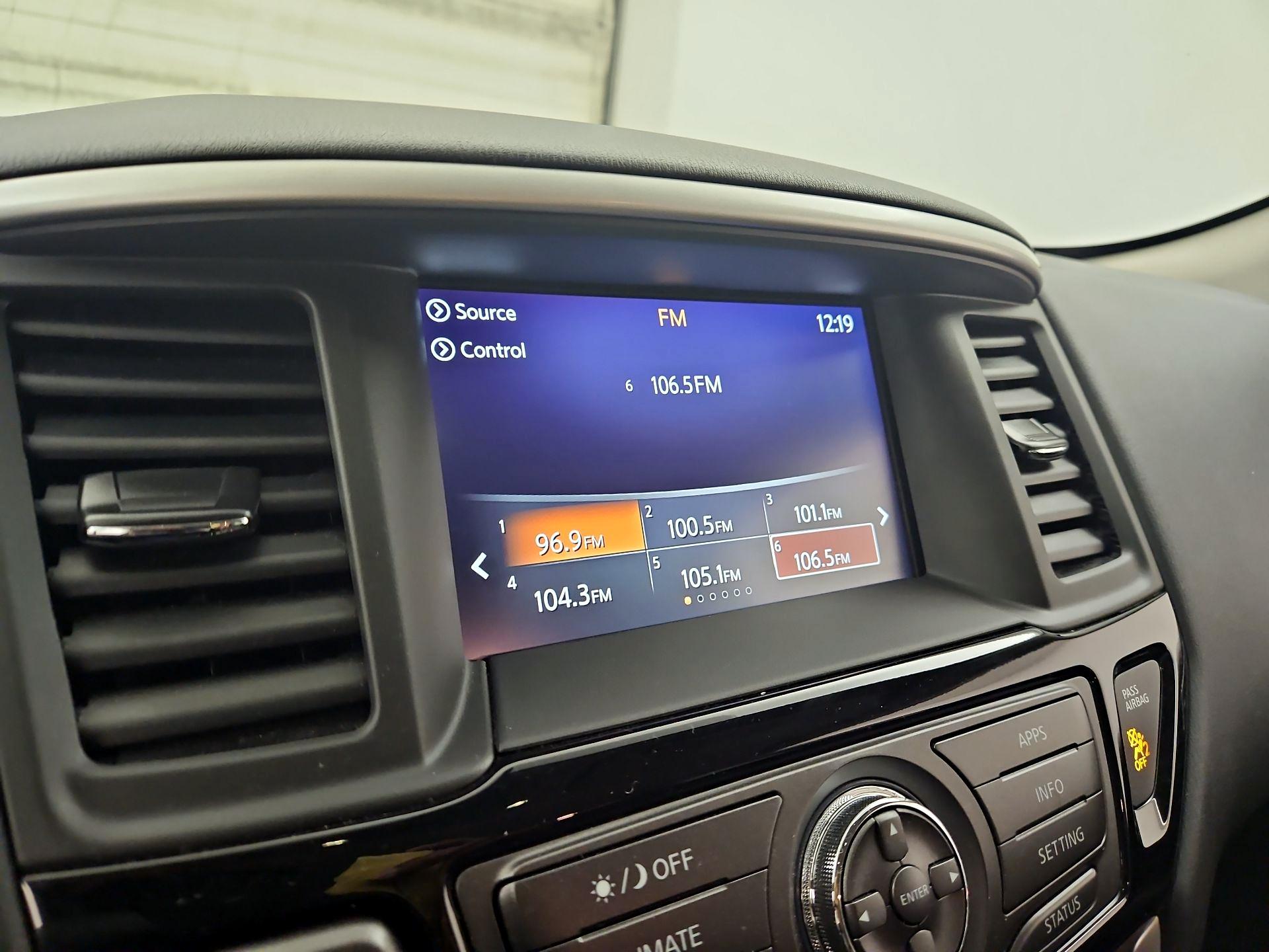 Thumbnail: 2020 Nissan Pathfinder - 15