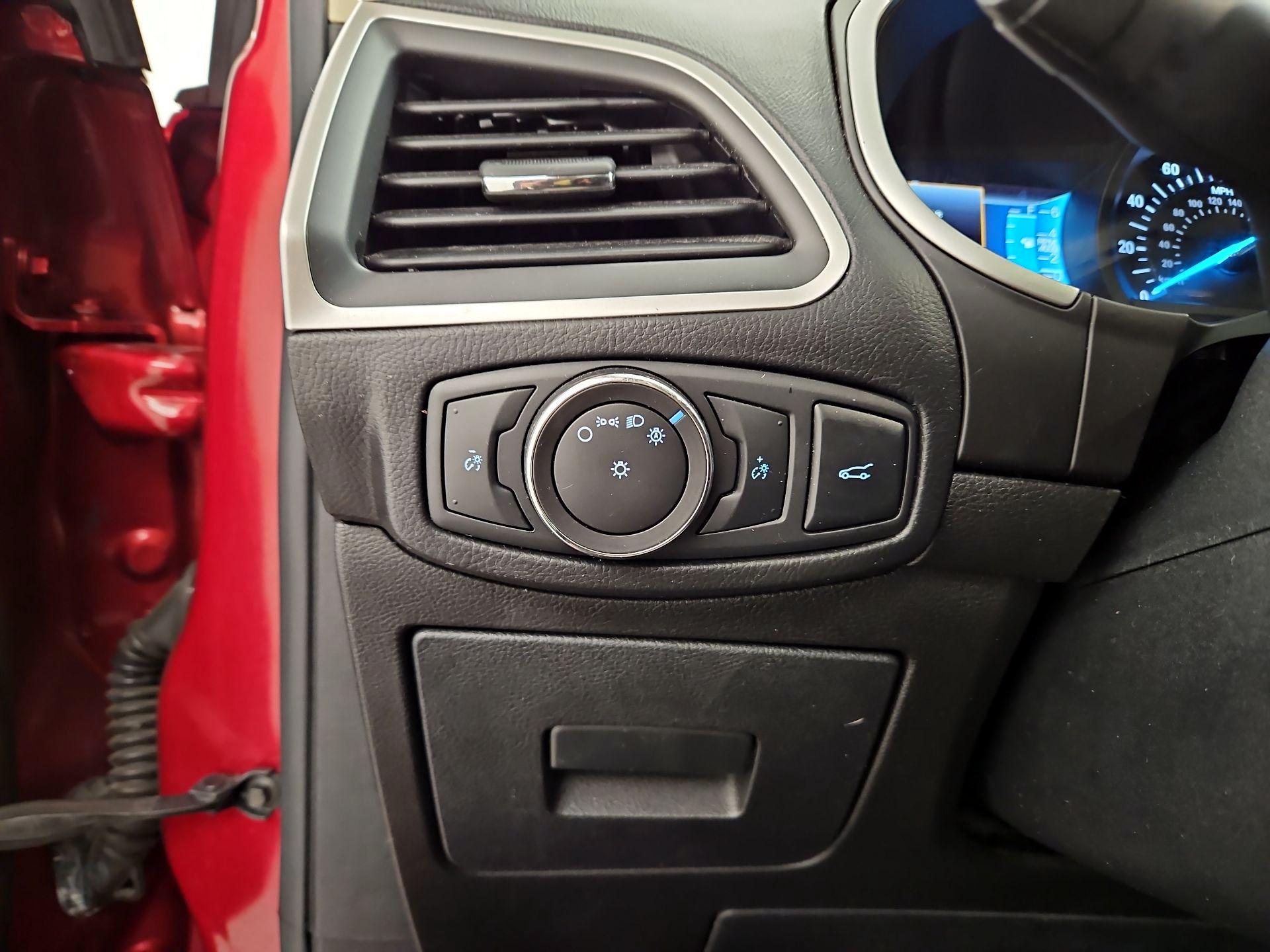 Thumbnail: 2016 Ford Edge - 13