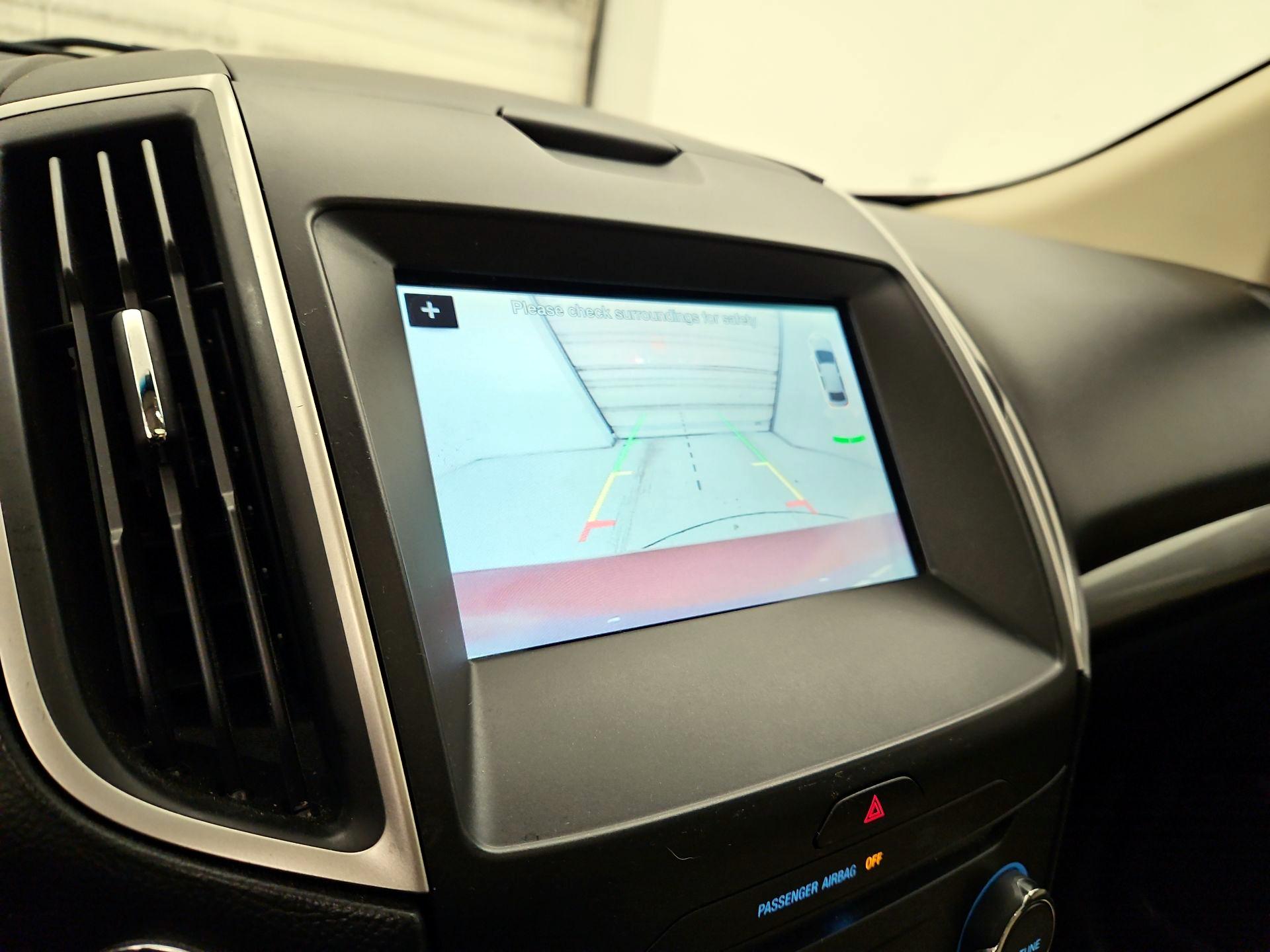 Thumbnail: 2016 Ford Edge - 15