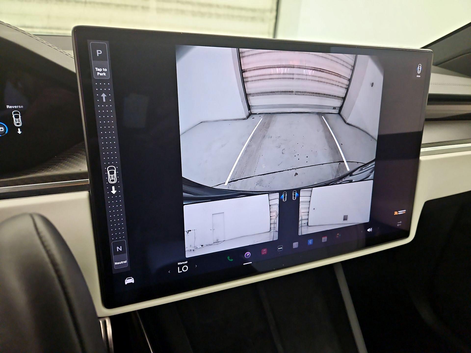 Thumbnail: 2022 Tesla Model X - 14