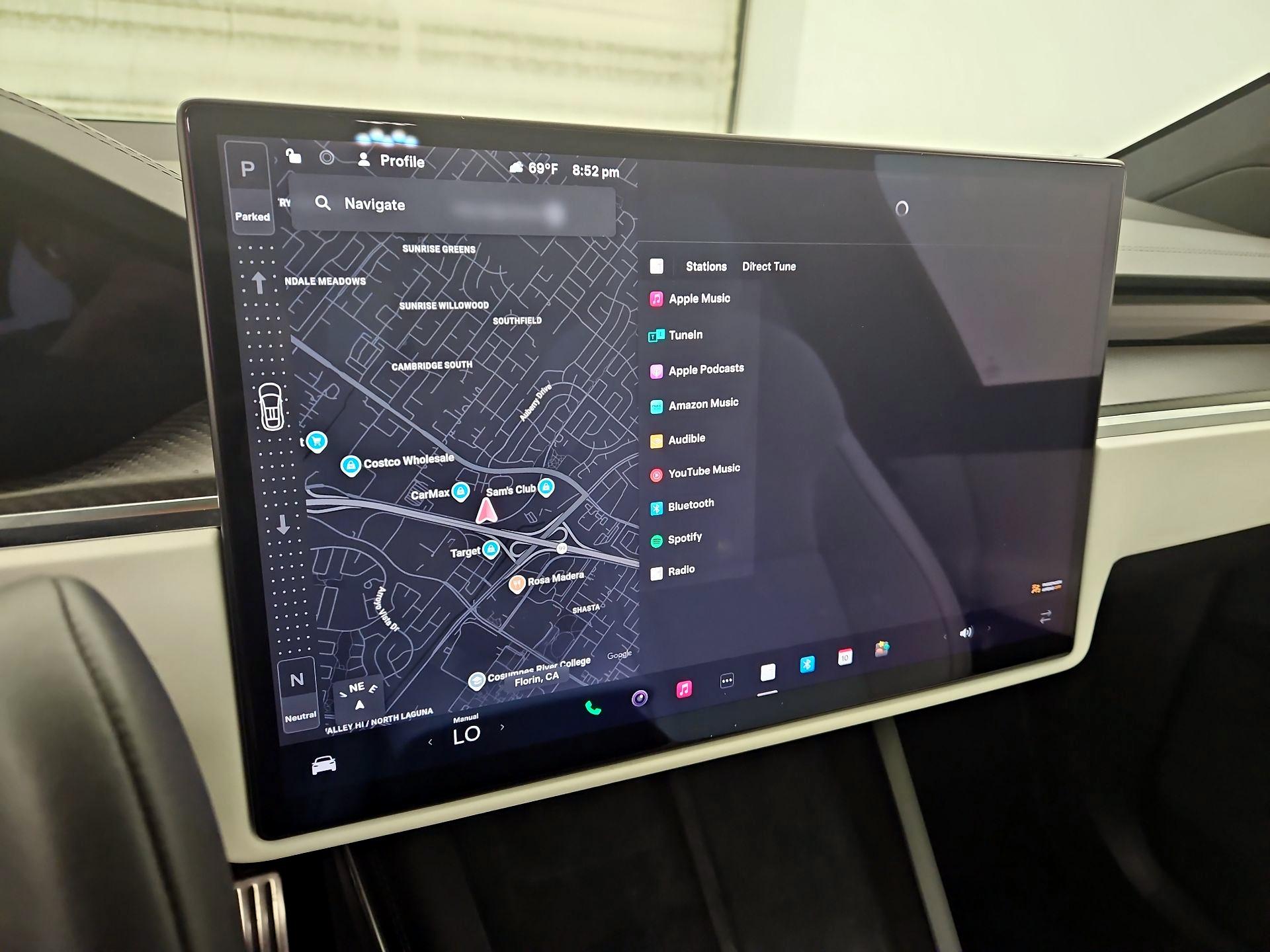 Thumbnail: 2022 Tesla Model X - 15