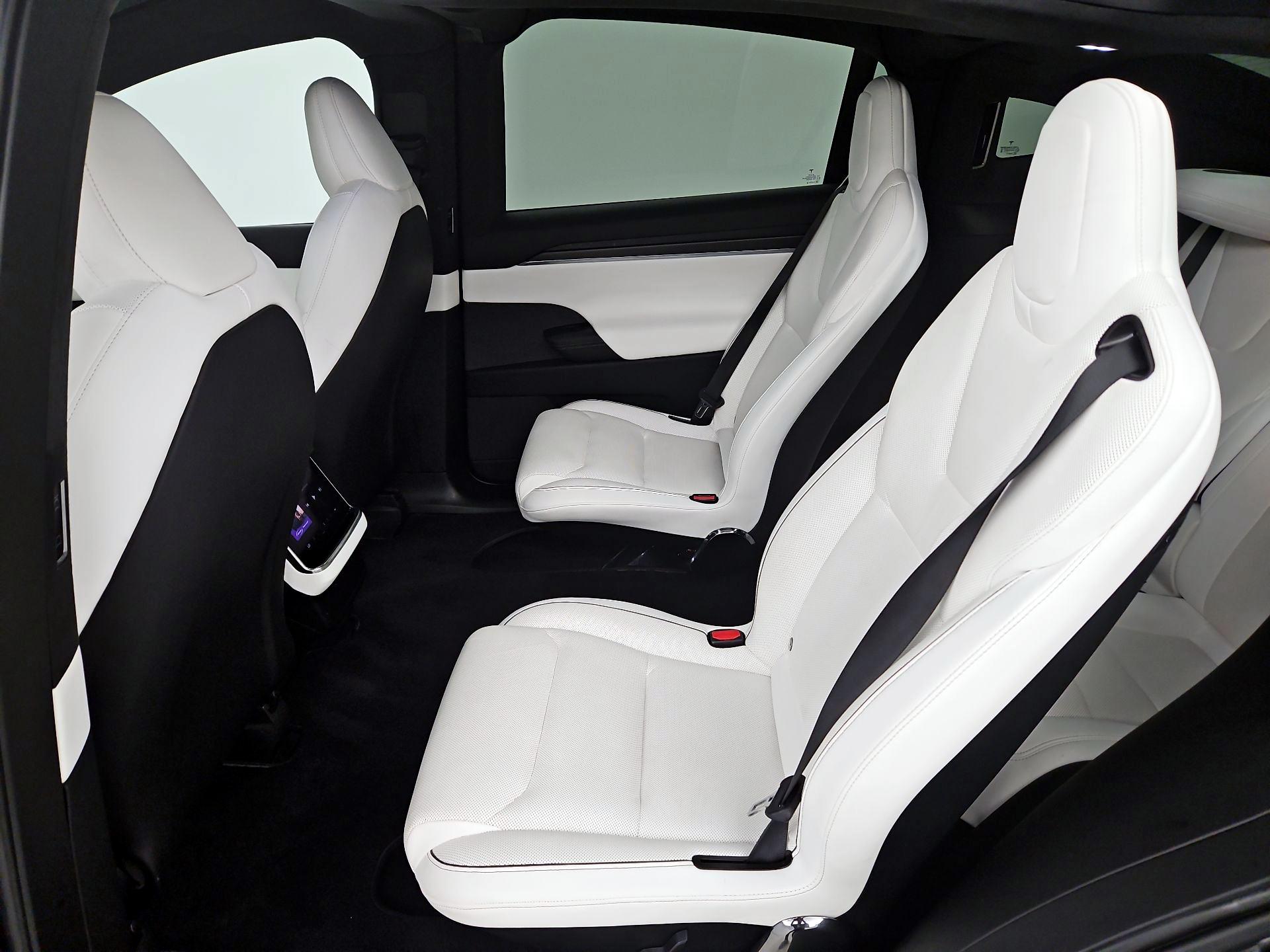 Thumbnail: 2022 Tesla Model X - 18