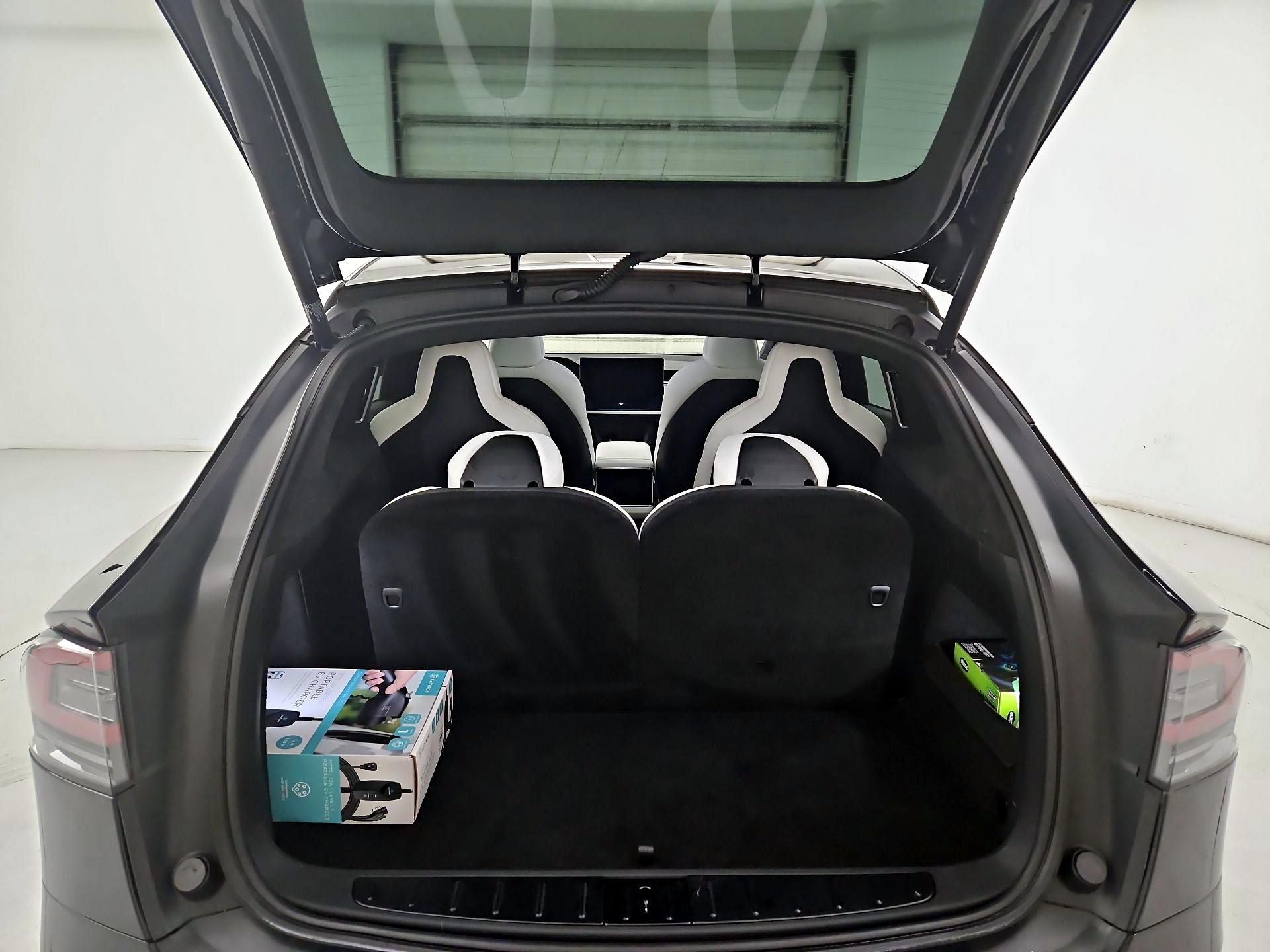 Thumbnail: 2022 Tesla Model X - 20