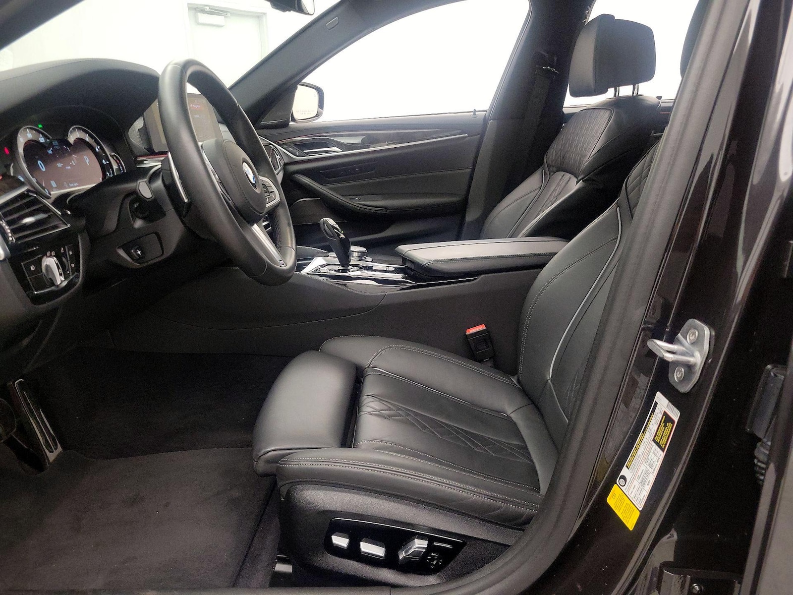 2018 BMW 5 Series 540i - Photo 12