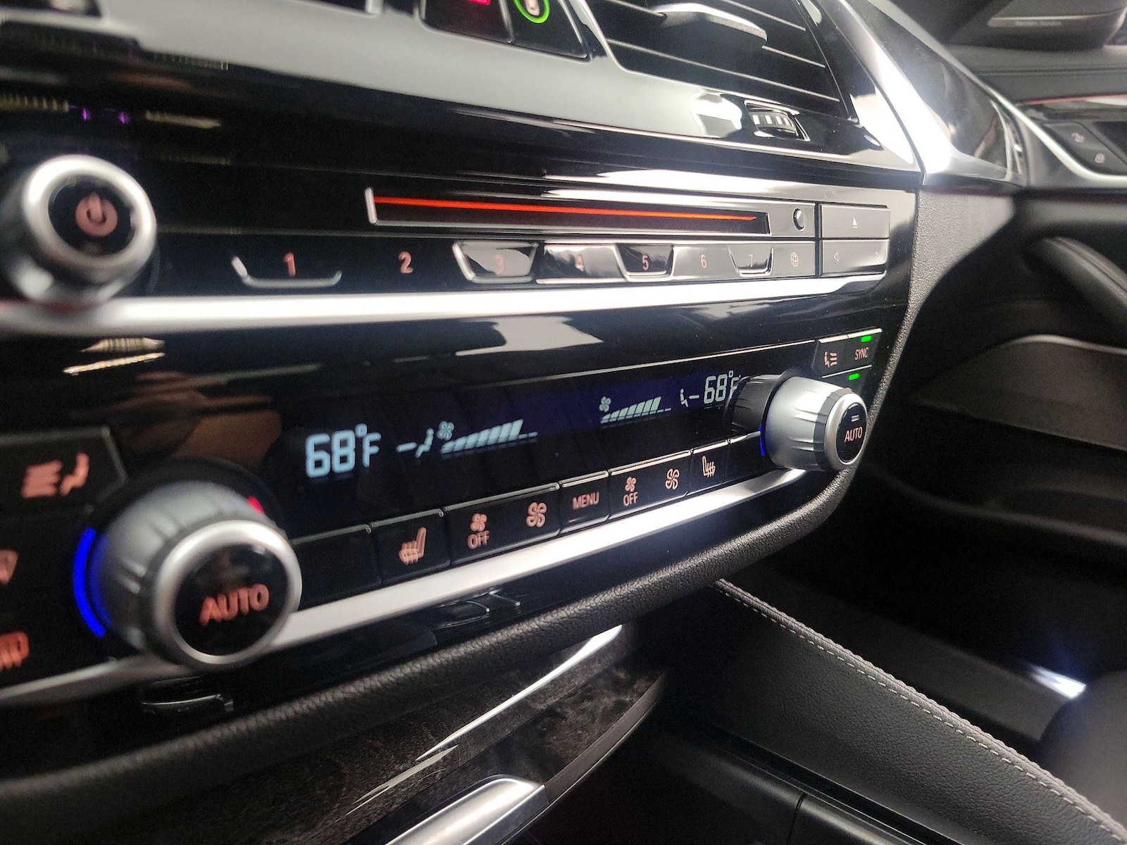 2018 BMW 5 Series 540i - Photo 17