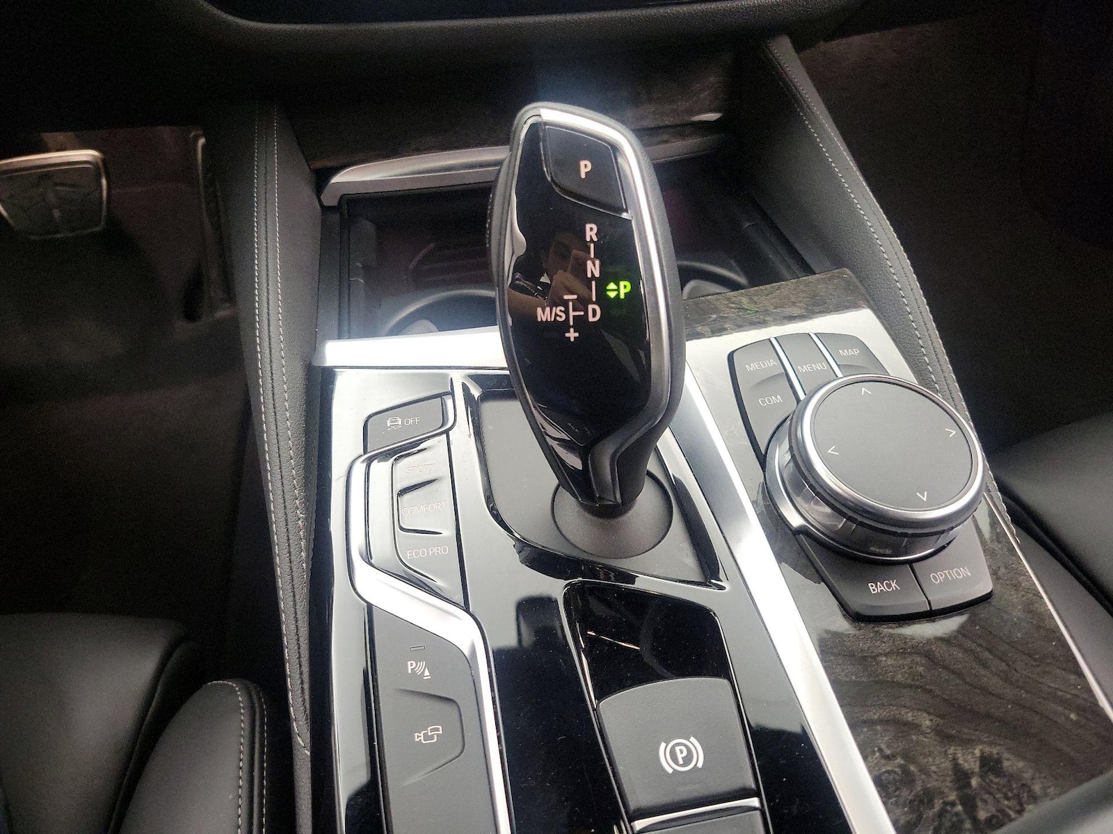 2018 BMW 5 Series 540i - Photo 18
