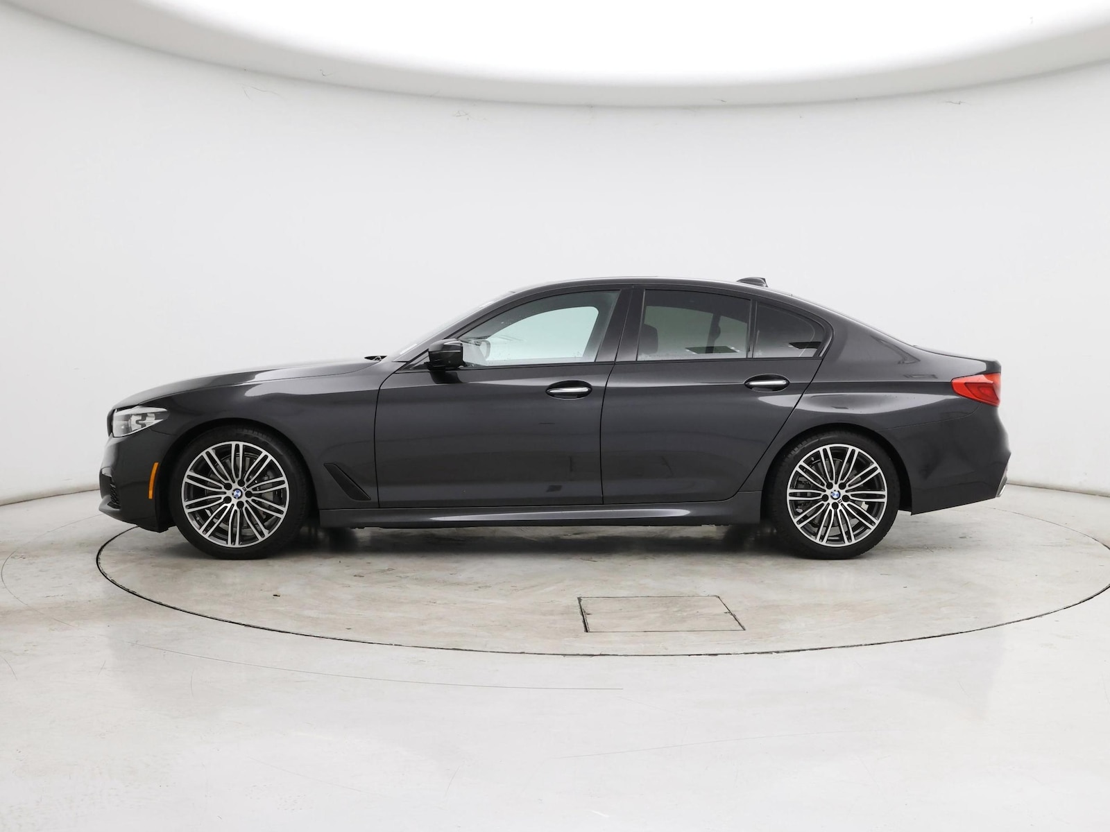 2018 BMW 5 Series 540i - Photo 4