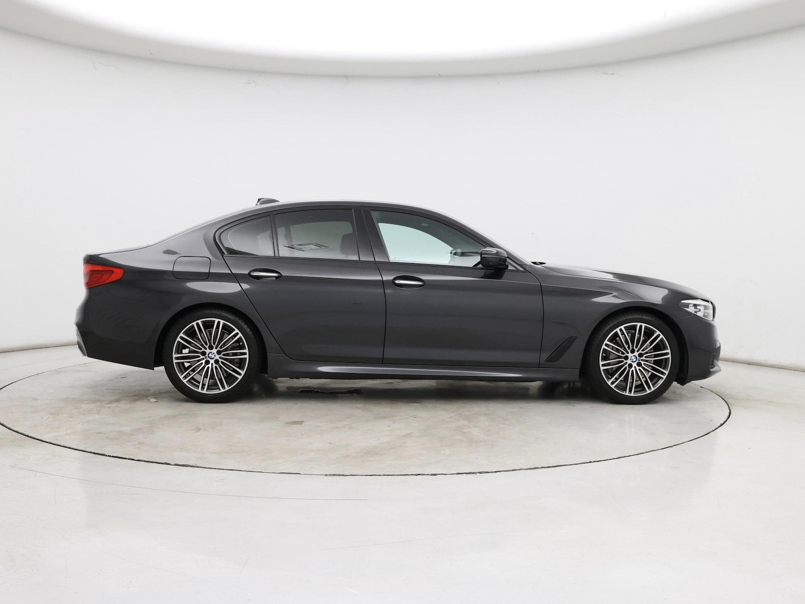 2018 BMW 5 Series 540i - Photo 8