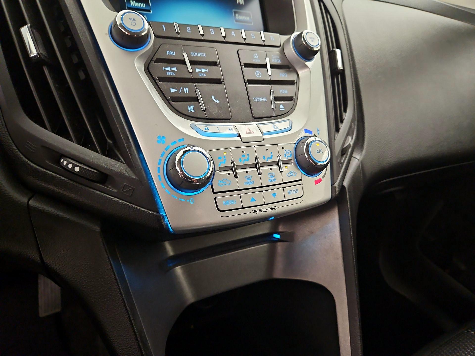 Thumbnail: 2015 Chevrolet Equinox - 15