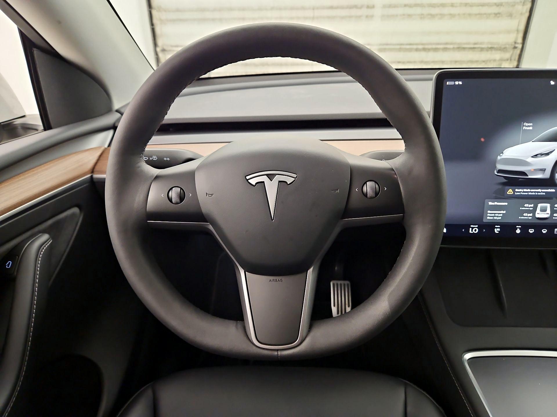 Thumbnail: 2023 Tesla Model Y - 10