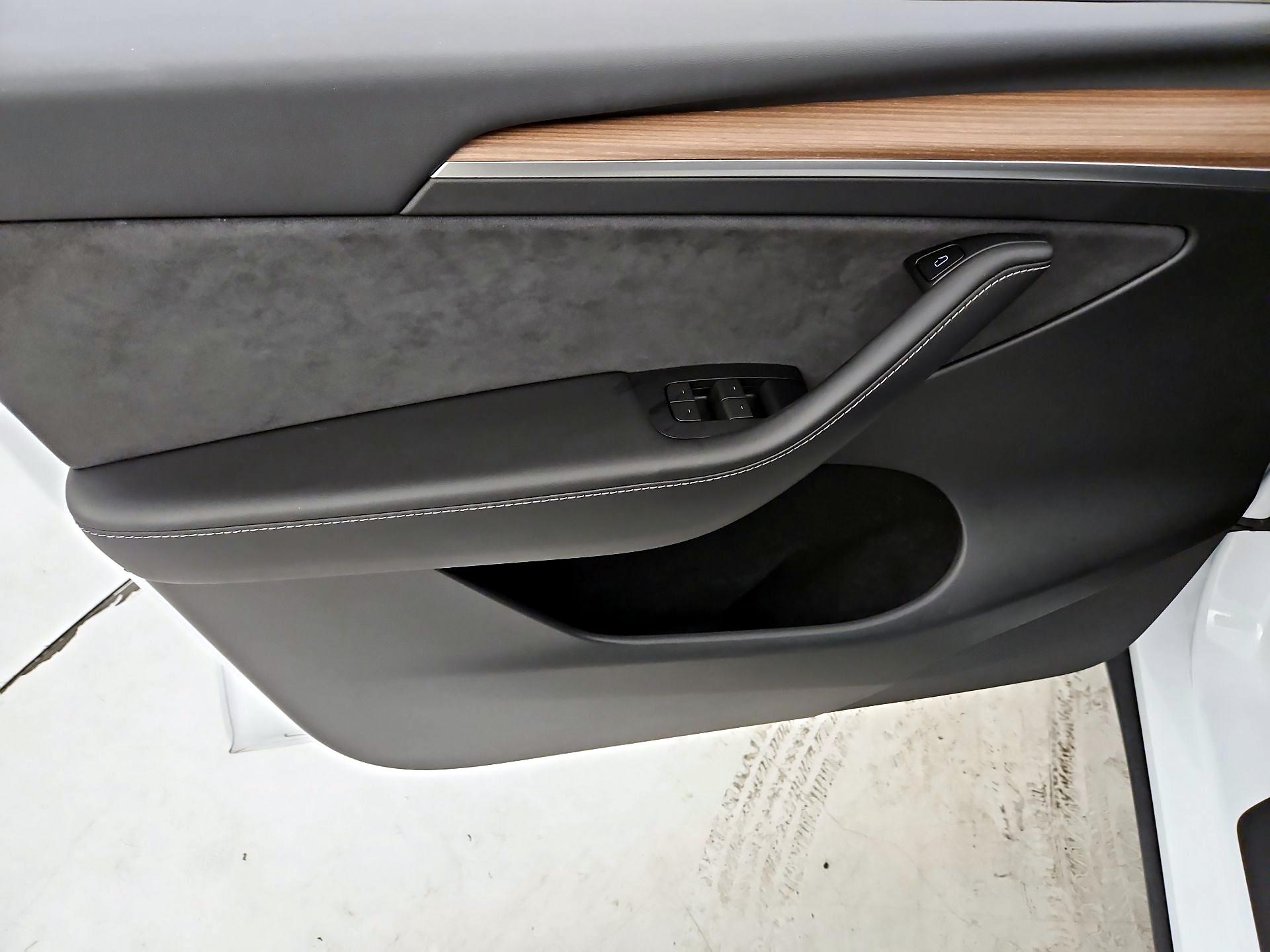 Thumbnail: 2023 Tesla Model Y - 12