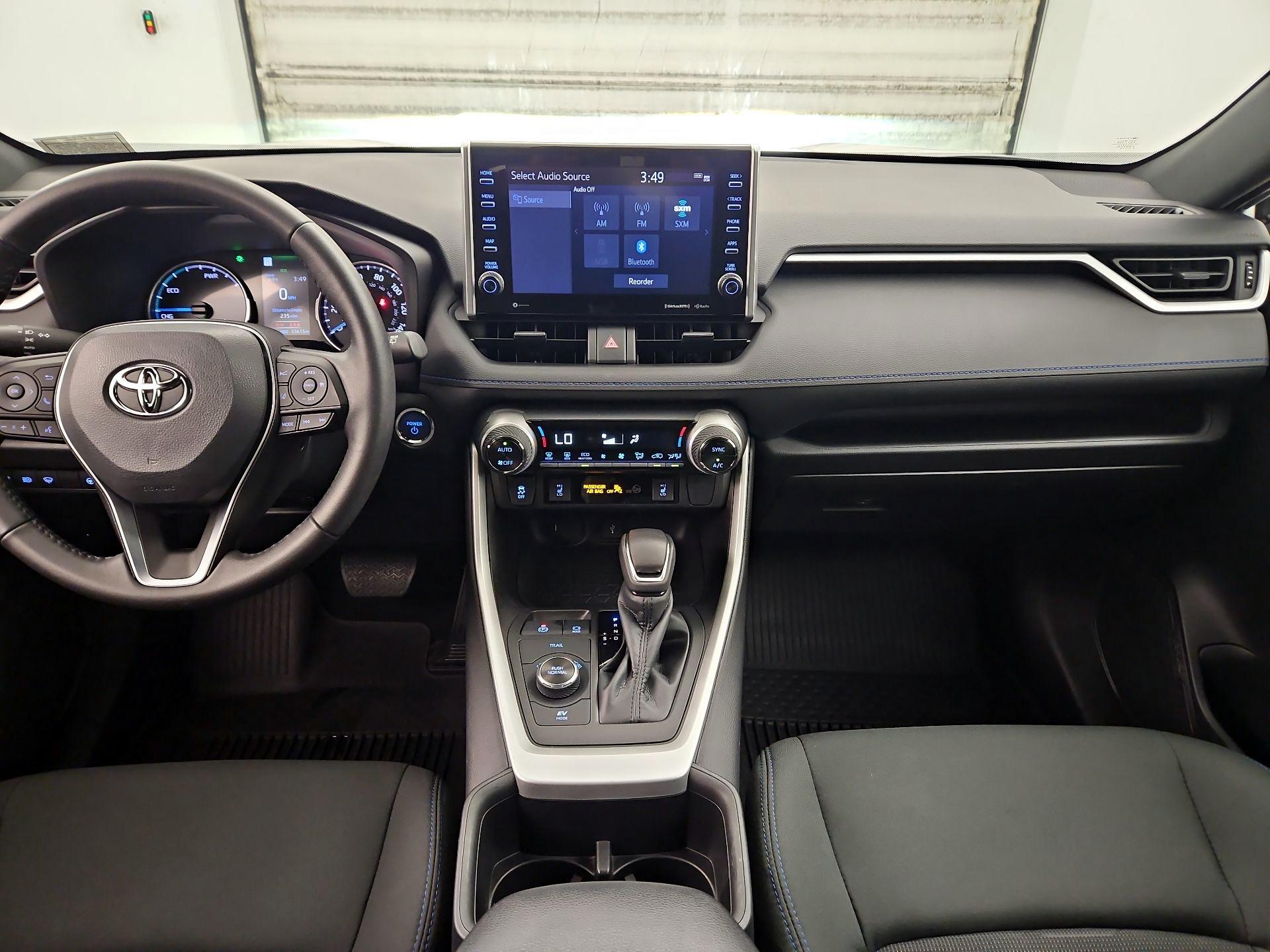 Thumbnail: 2022 Toyota RAV4 - 9