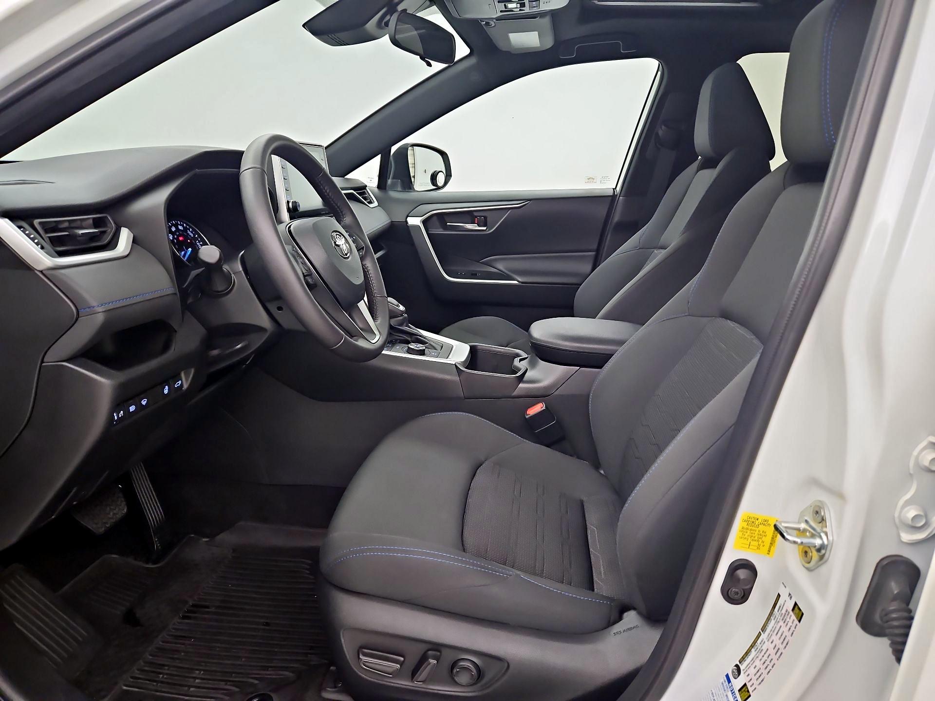 Thumbnail: 2022 Toyota RAV4 - 11