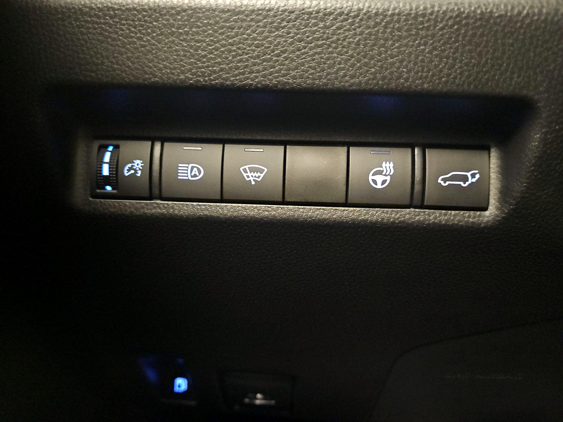 Thumbnail: 2022 Toyota RAV4 - 13