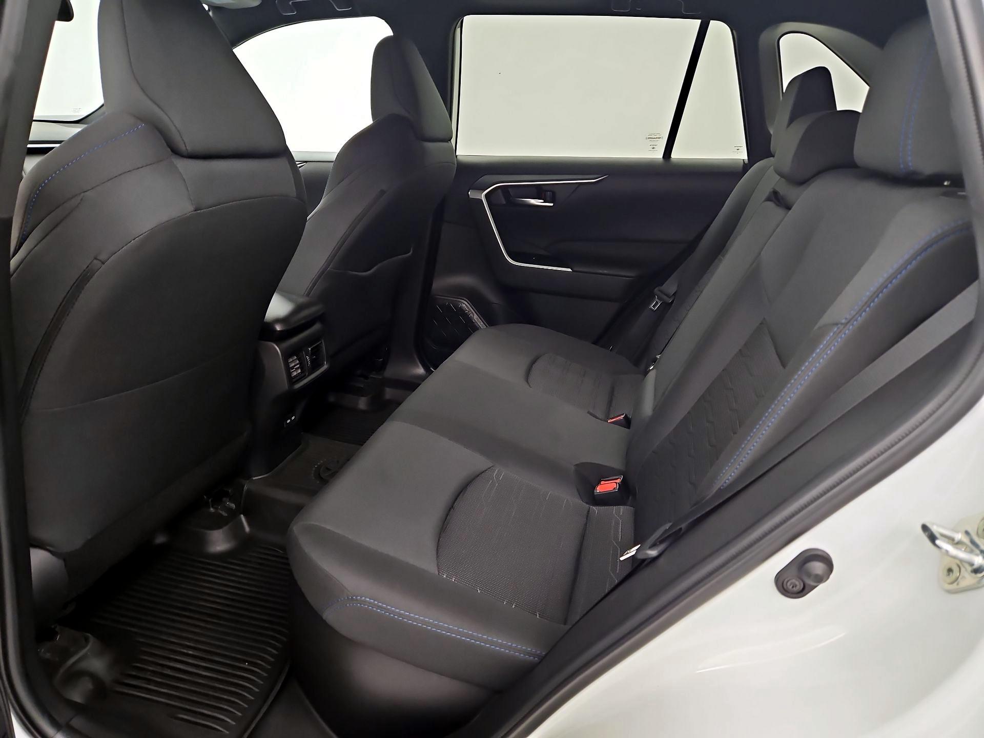 Thumbnail: 2022 Toyota RAV4 - 20