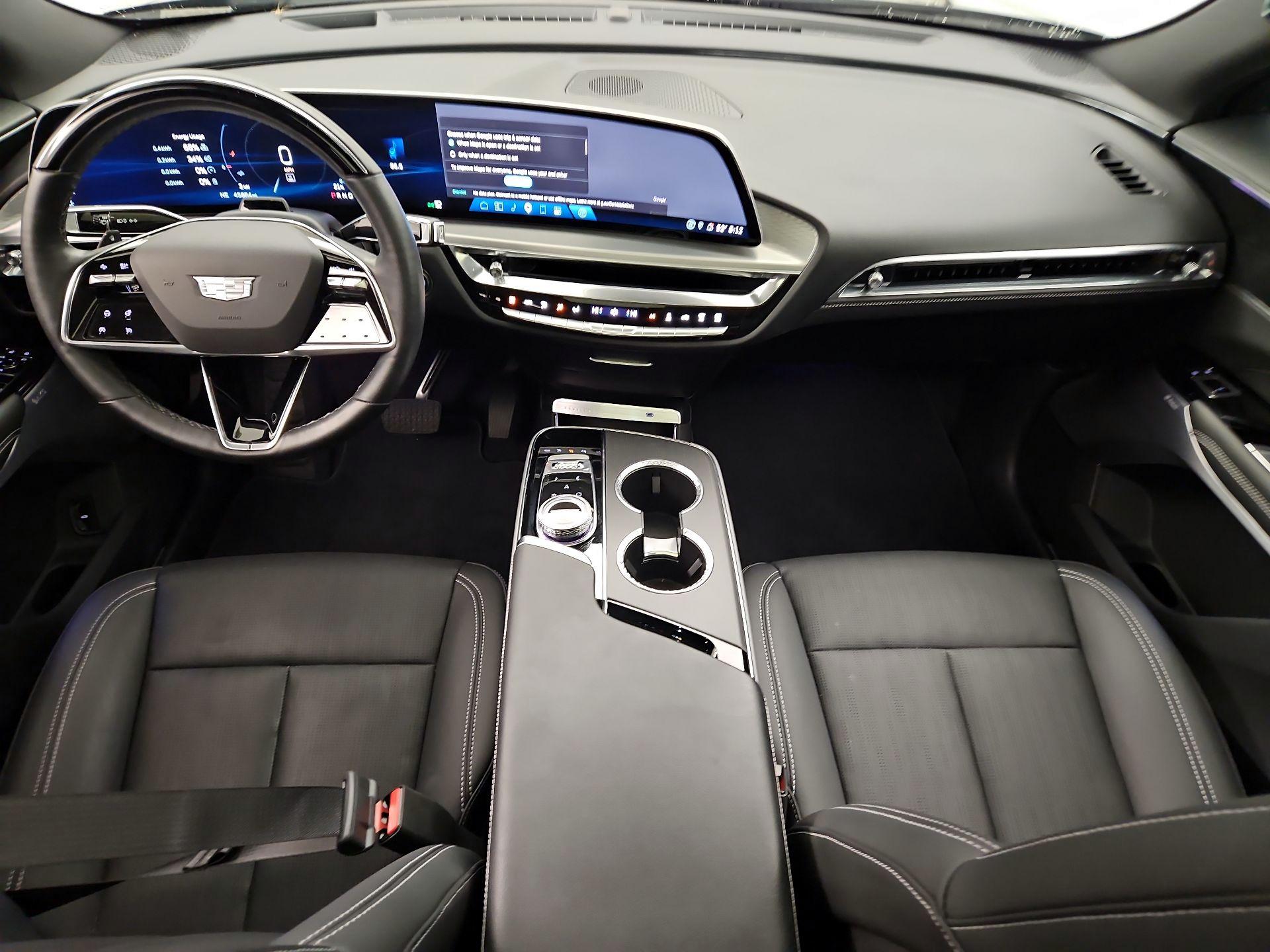 Thumbnail: 2024 Cadillac Lyriq - 9