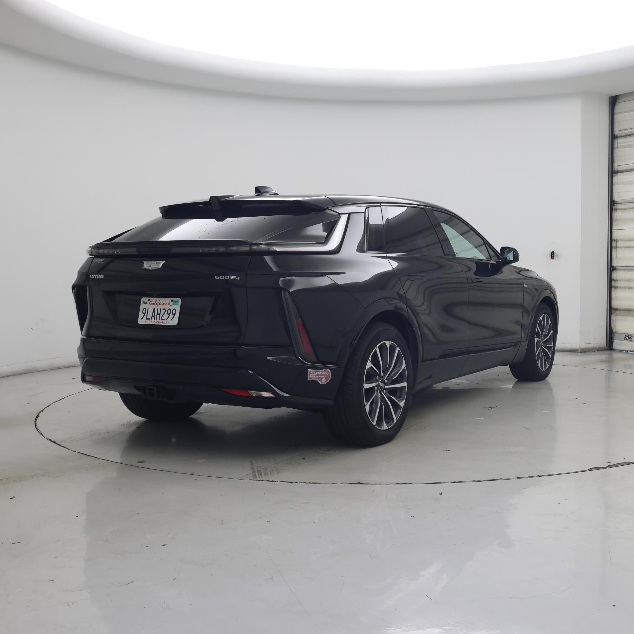 Thumbnail: 2024 Cadillac Lyriq - 8