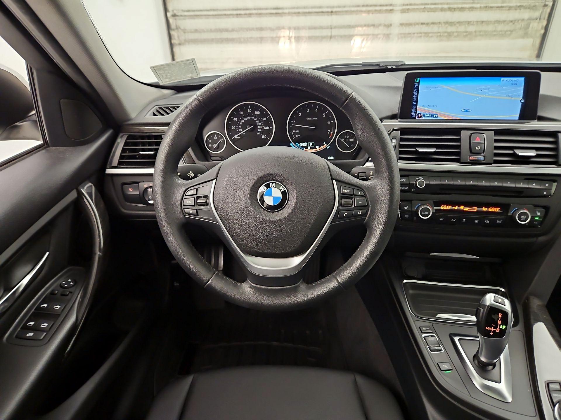 Thumbnail: 2015 BMW 3 Series - 10