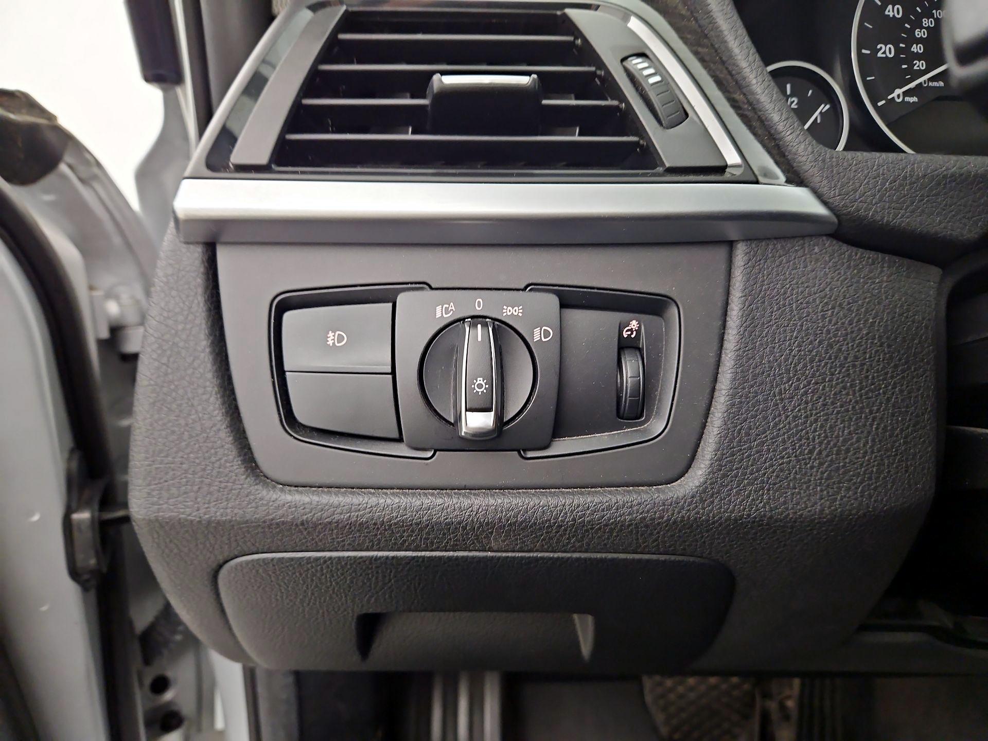 Thumbnail: 2015 BMW 3 Series - 13