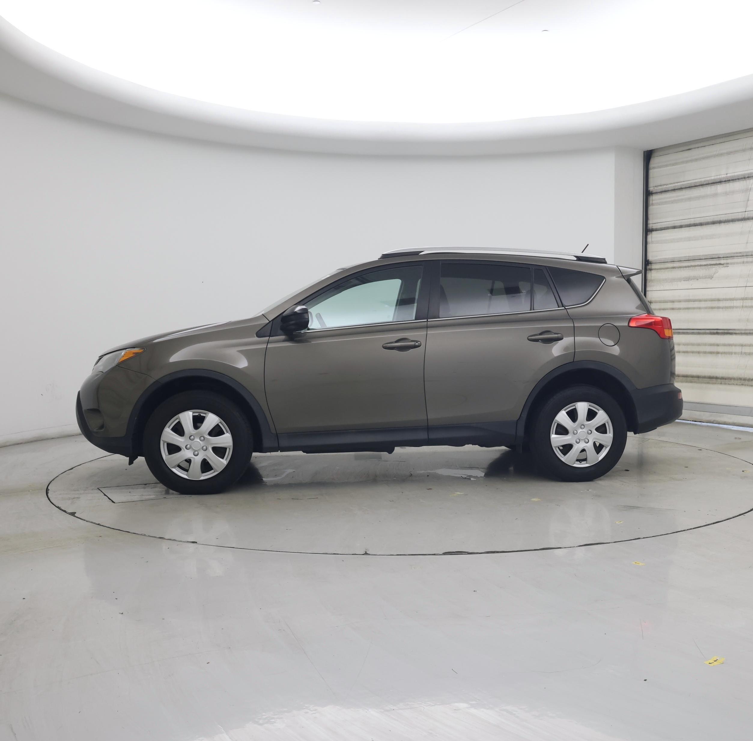Thumbnail: 2015 Toyota RAV4 - 3