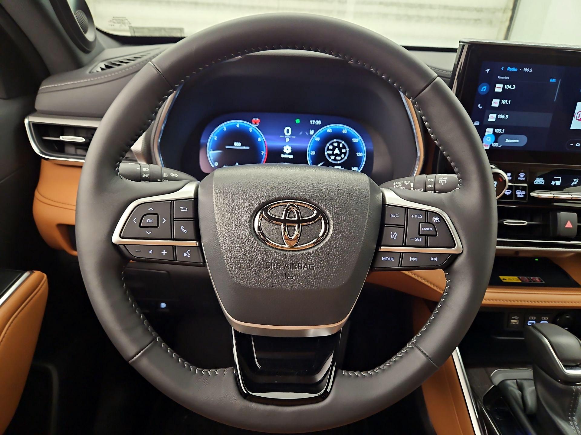 Thumbnail: 2025 Toyota Highlander - 10