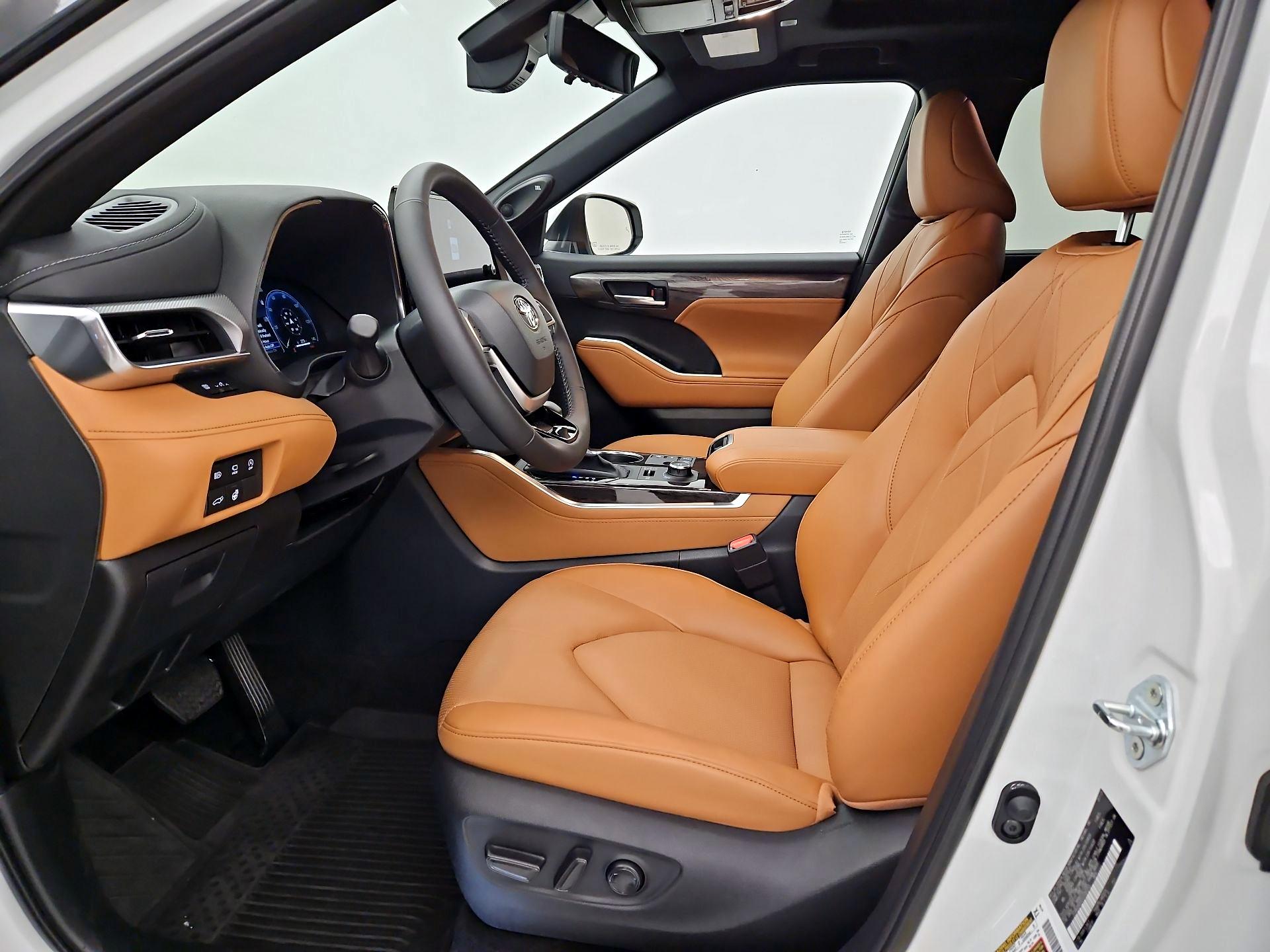 Thumbnail: 2025 Toyota Highlander - 11